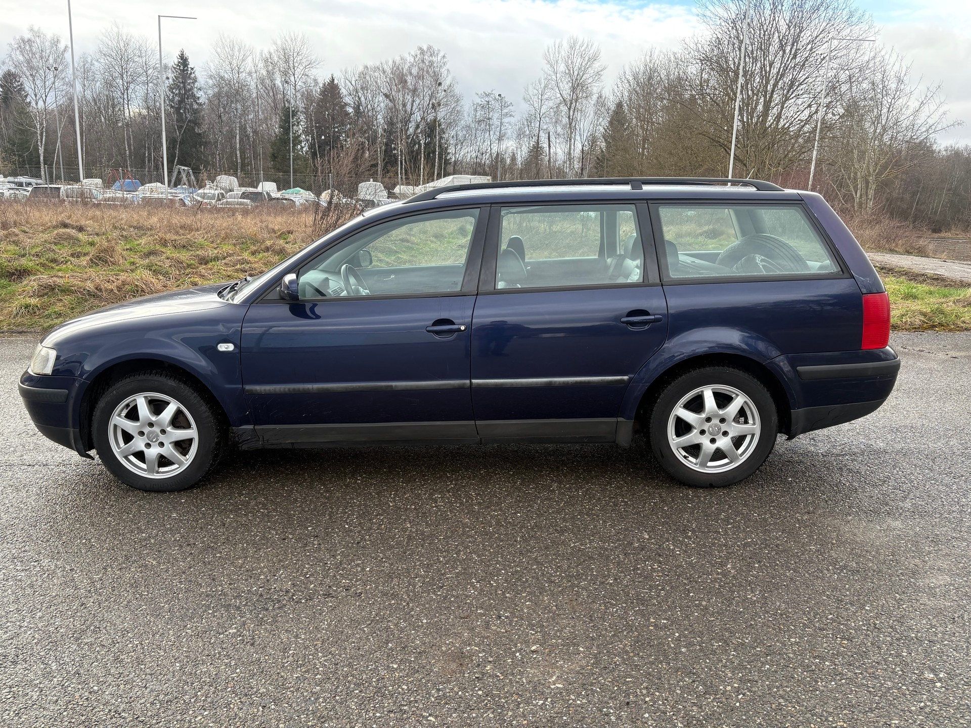 VW Passat Variant 1.9 TDI Comfortline-image-4