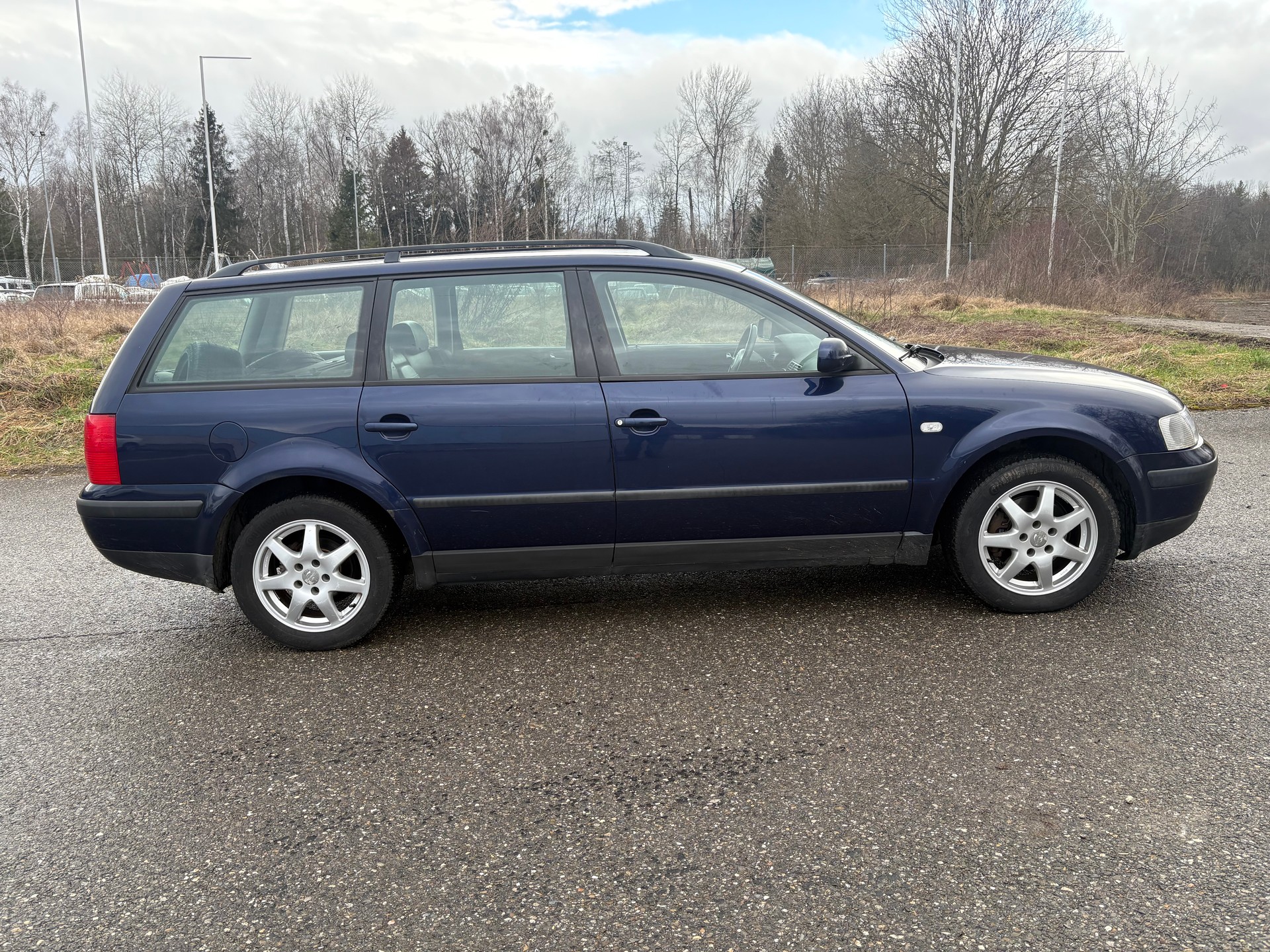 VW Passat Variant 1.9 TDI Comfortline-image-5