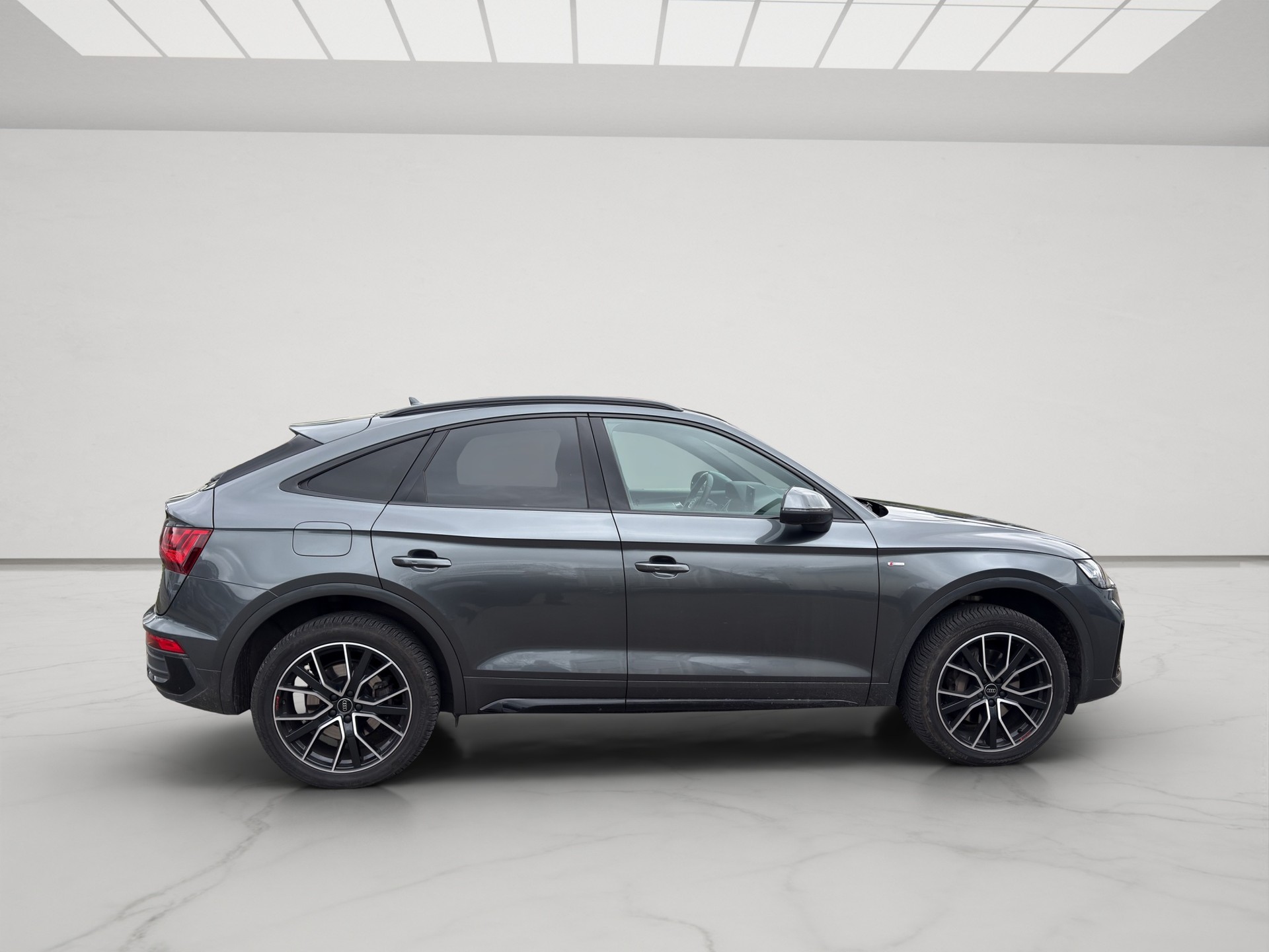 AUDI Q5 50 TFSI e PHEV S line quattro S-tronic-image-8