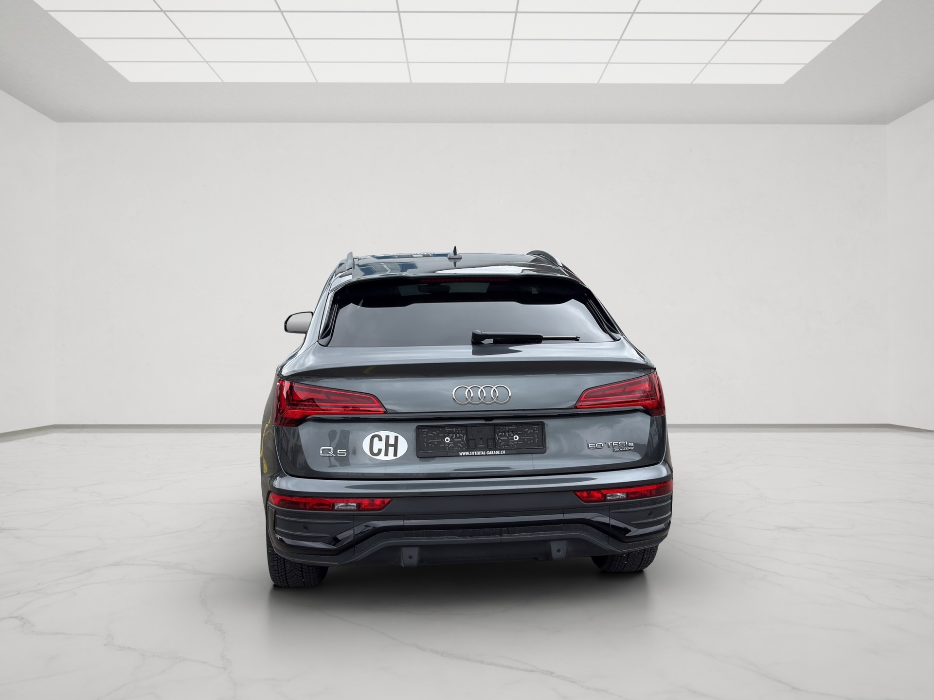 AUDI Q5 50 TFSI e PHEV S line quattro S-tronic-showroom-element-2