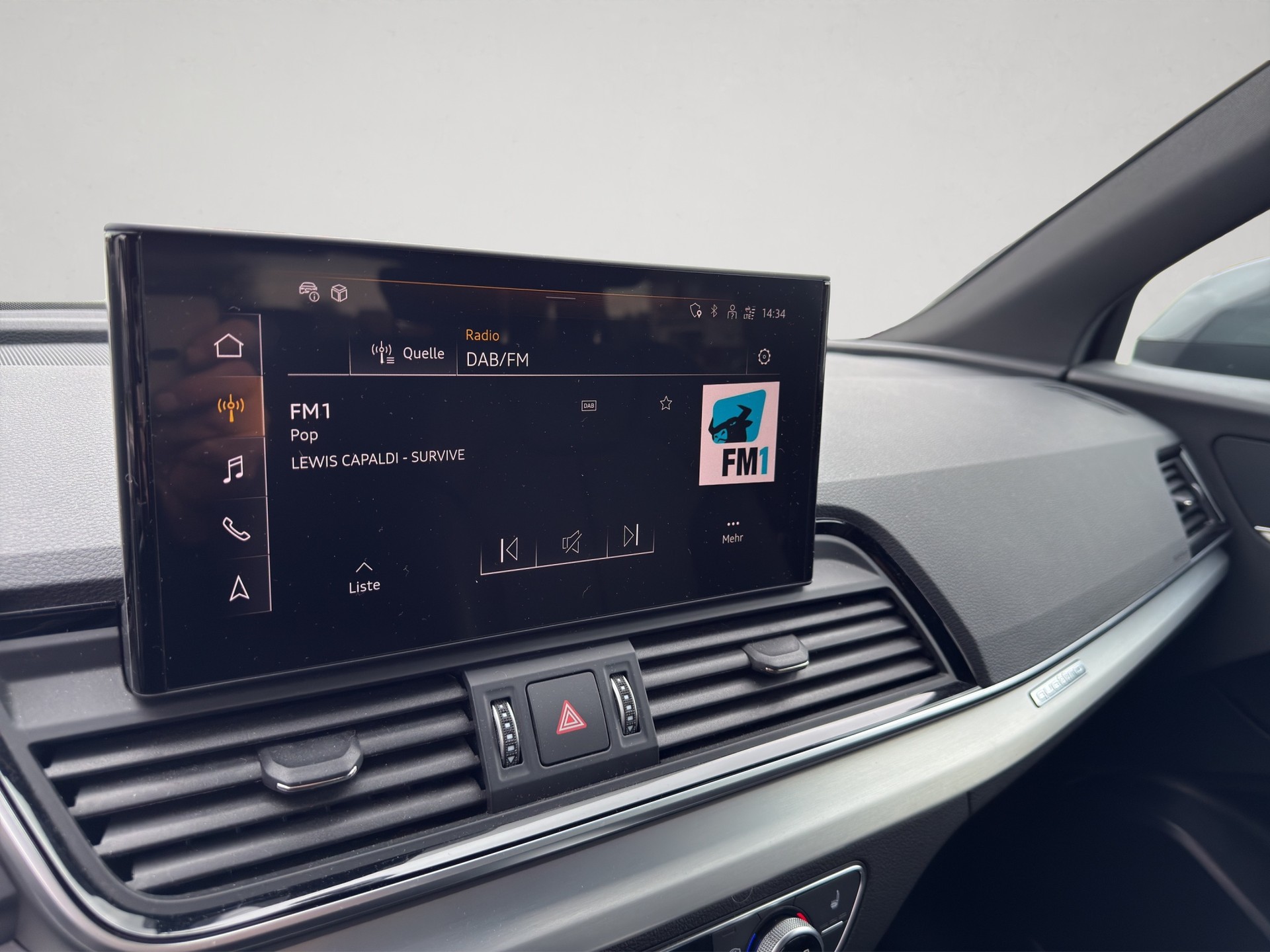 AUDI Q5 50 TFSI e PHEV S line quattro S-tronic-image-14
