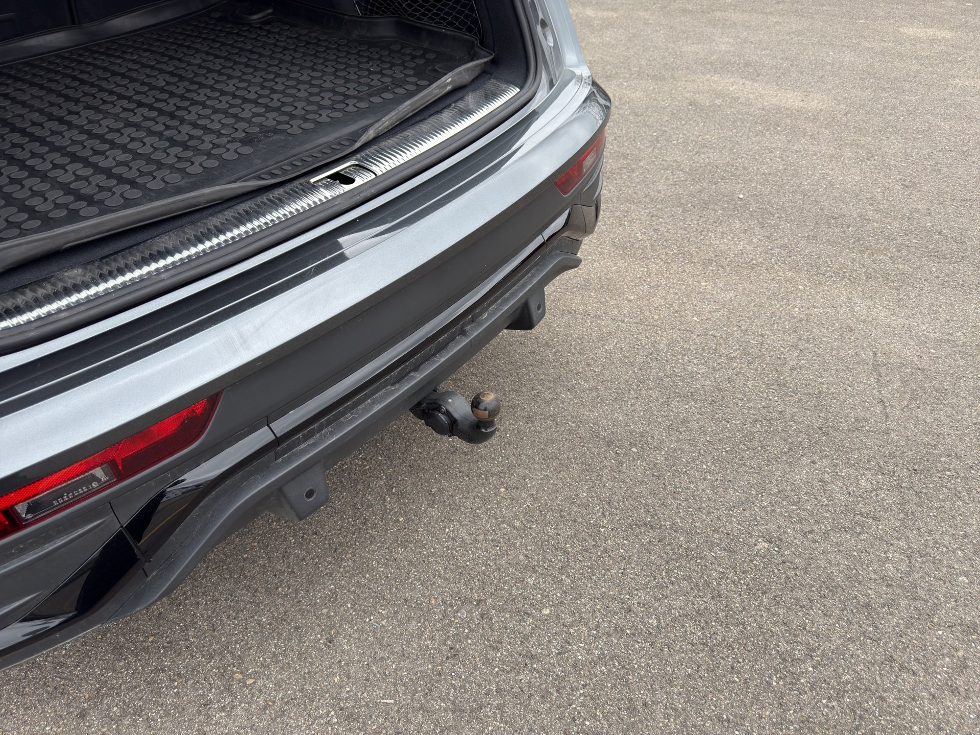 AUDI Q5 50 TFSI e PHEV S line quattro S-tronic-image-13