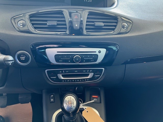 RENAULT Grand Scénic 1.2 16V Turbo Bose-image-9