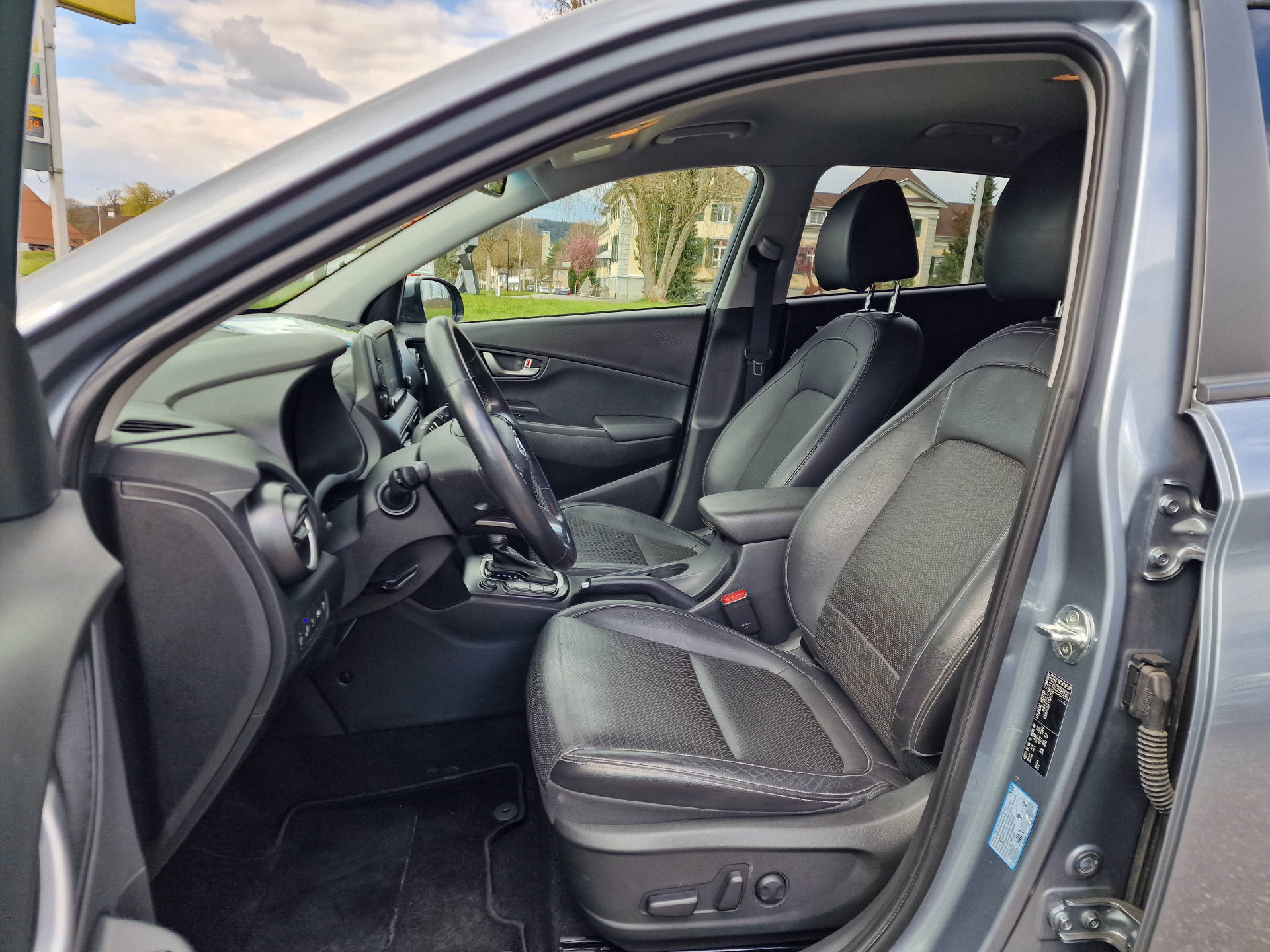 HYUNDAI Kona 1.6 T-GDi Launch Plus 4WD-image-8