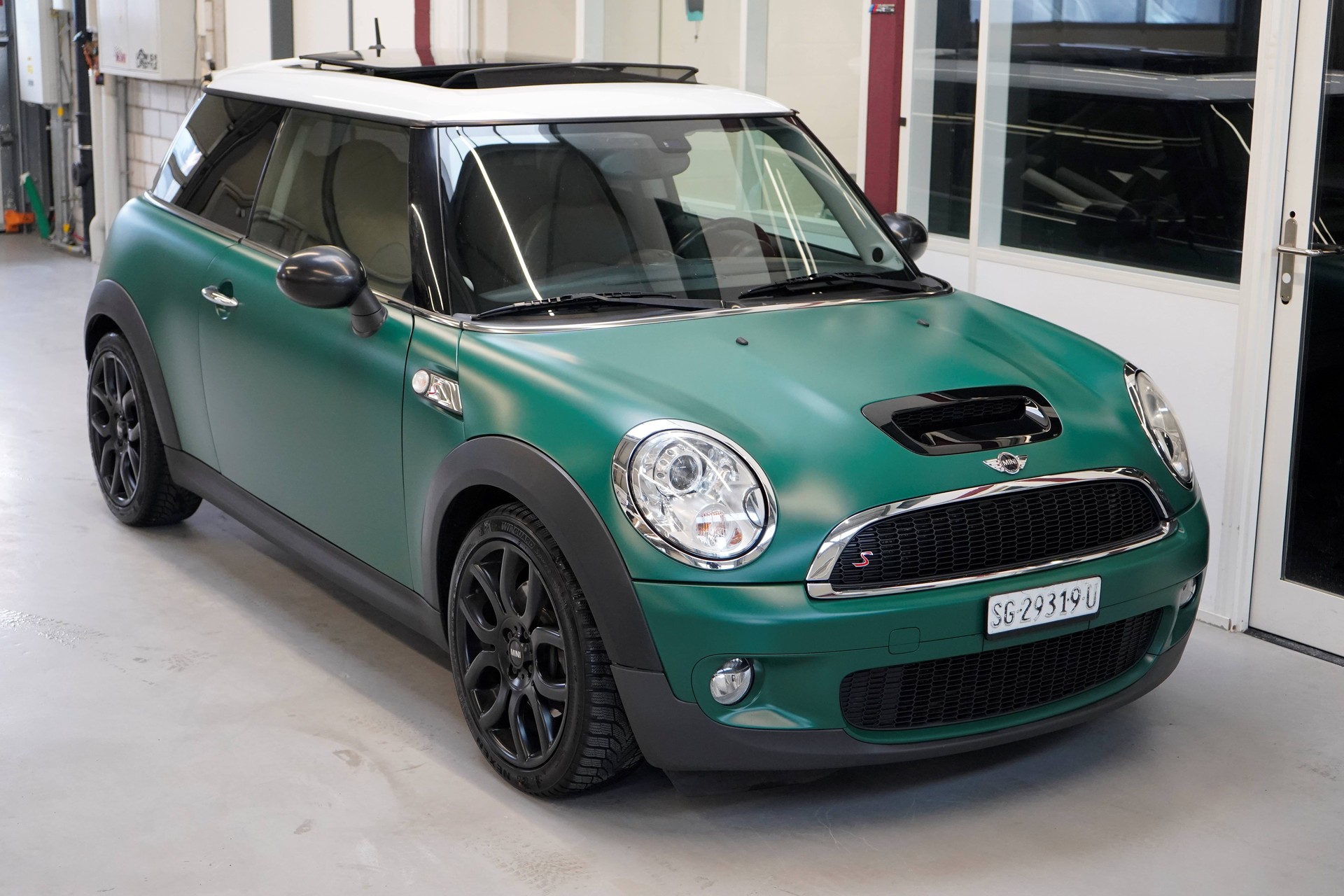 MINI Cooper S-image-1