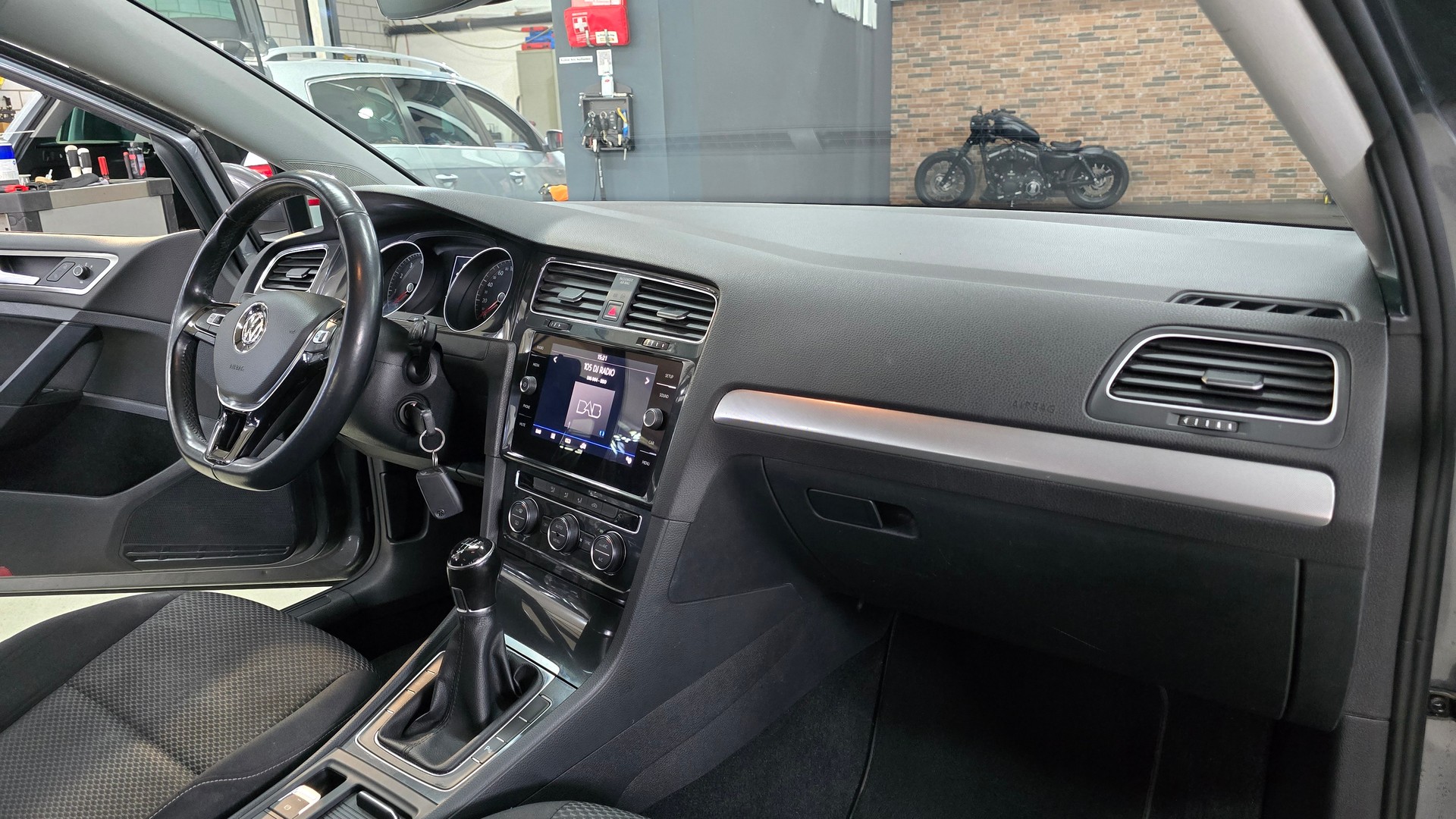 VW Golf 1.0 TSI Trendline-image-16