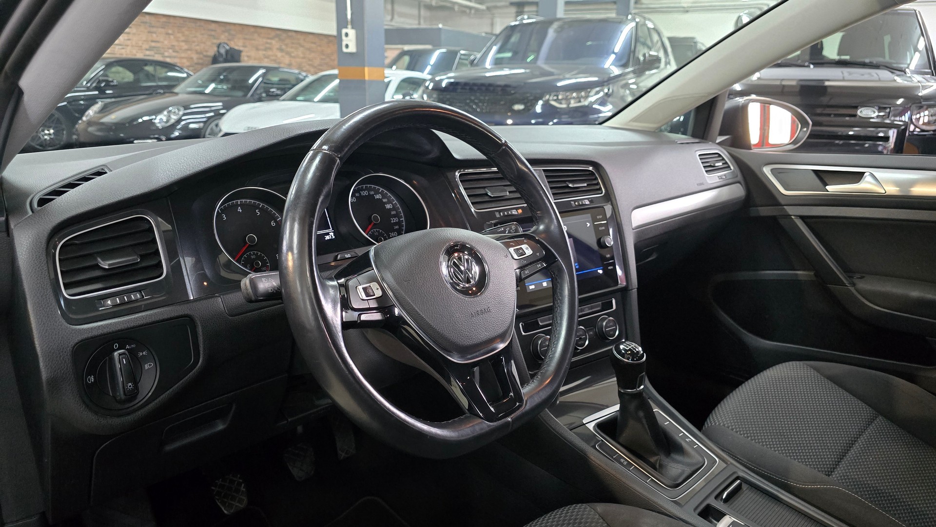 VW Golf 1.0 TSI Trendline-image-14