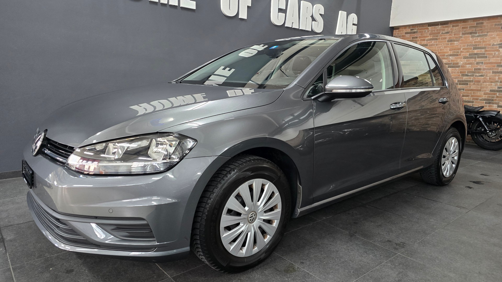 VW Golf 1.0 TSI Trendline-showroom-element-2