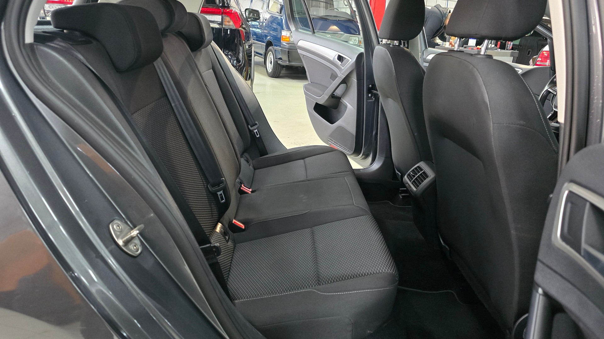 VW Golf 1.0 TSI Trendline-image-19