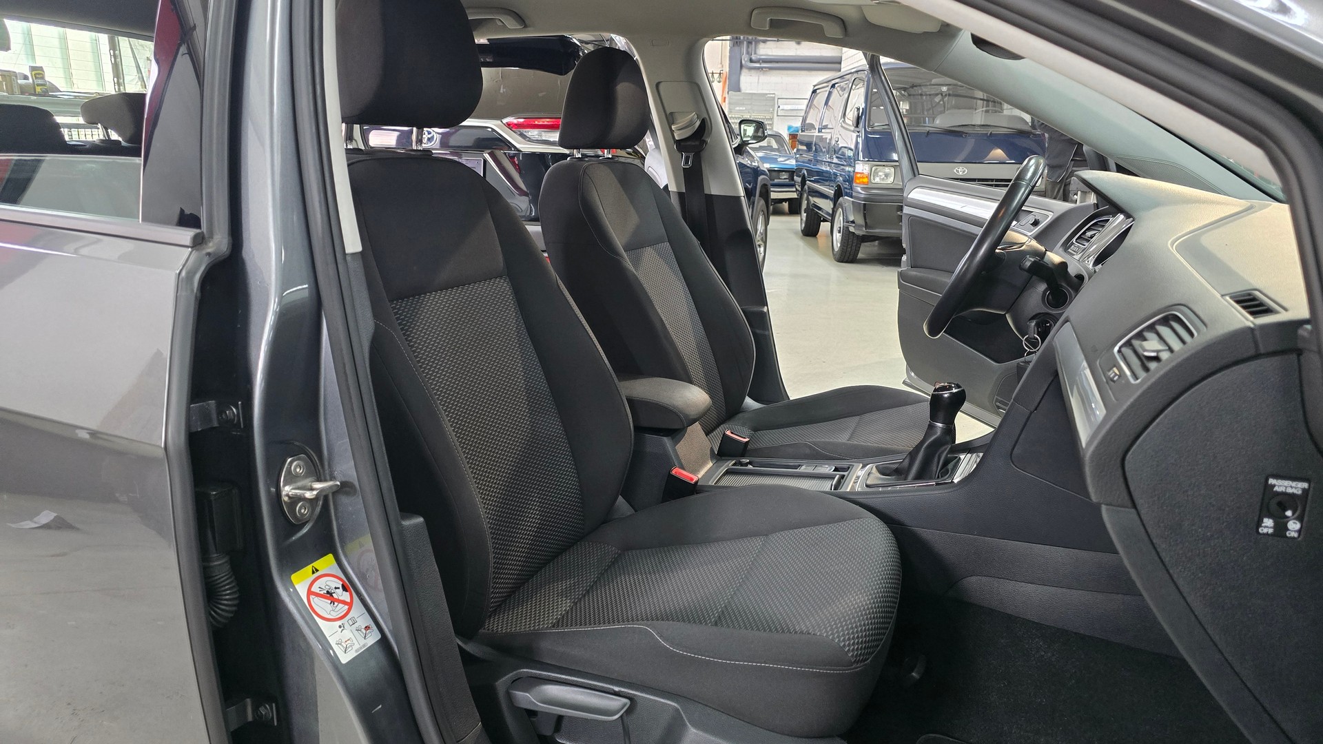 VW Golf 1.0 TSI Trendline-image-15