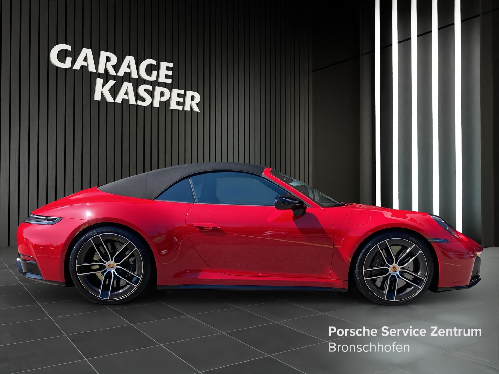 PORSCHE 911 Carrera 4 GTS Cabriolet-image-5