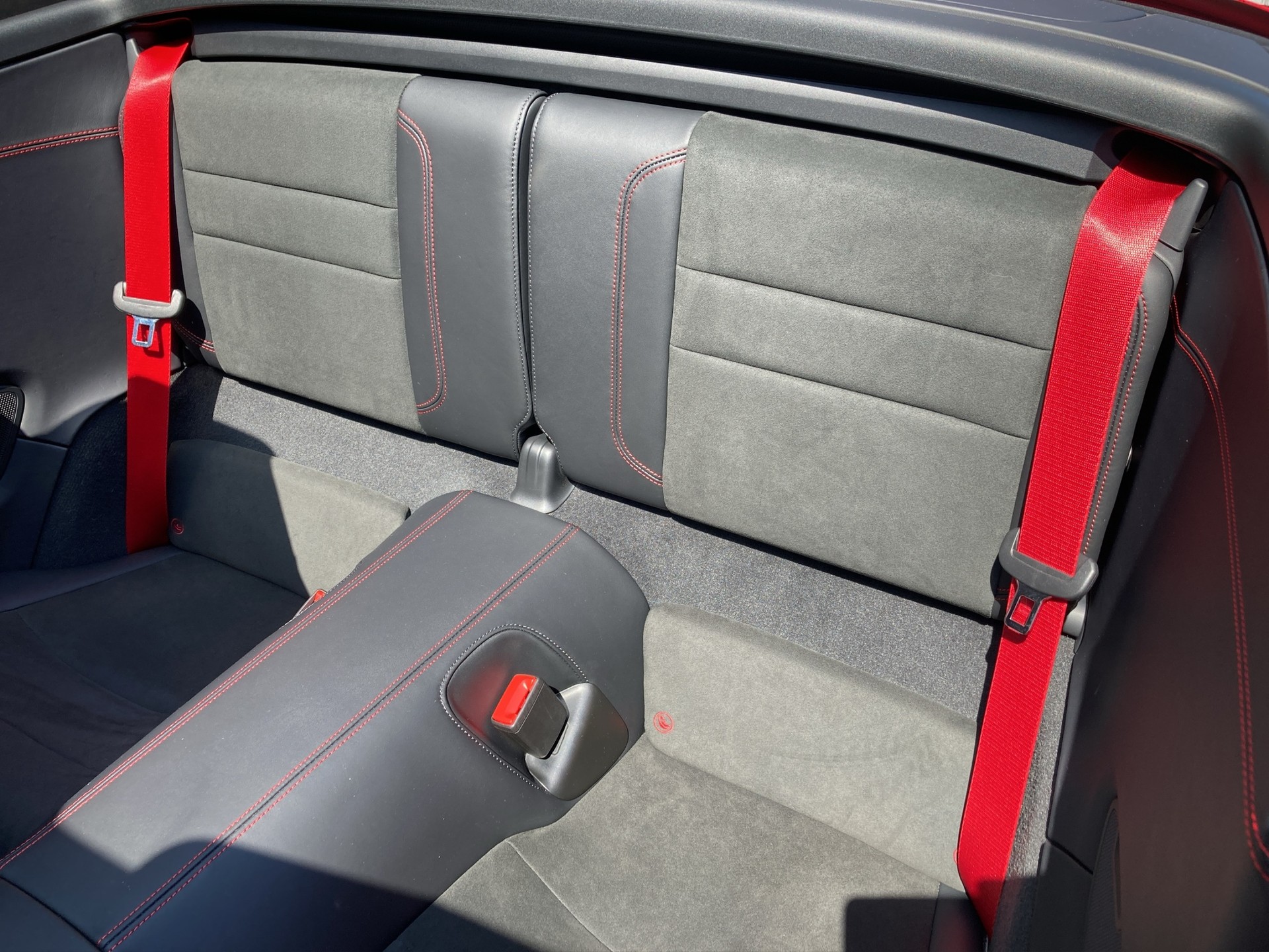 PORSCHE 911 Carrera 4 GTS Cabriolet-image-11