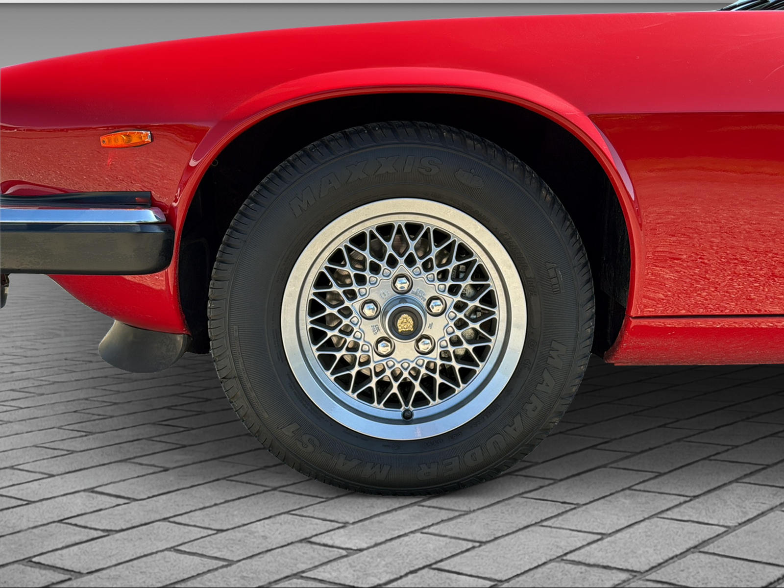 JAGUAR XJS 5.3 V12 ABS-showroom-element-2
