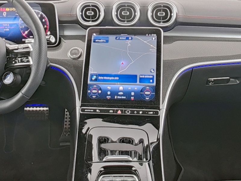 MERCEDES-BENZ CLE AMG 53 Cabrio 4Matic+ 9G-Tronic-image-4