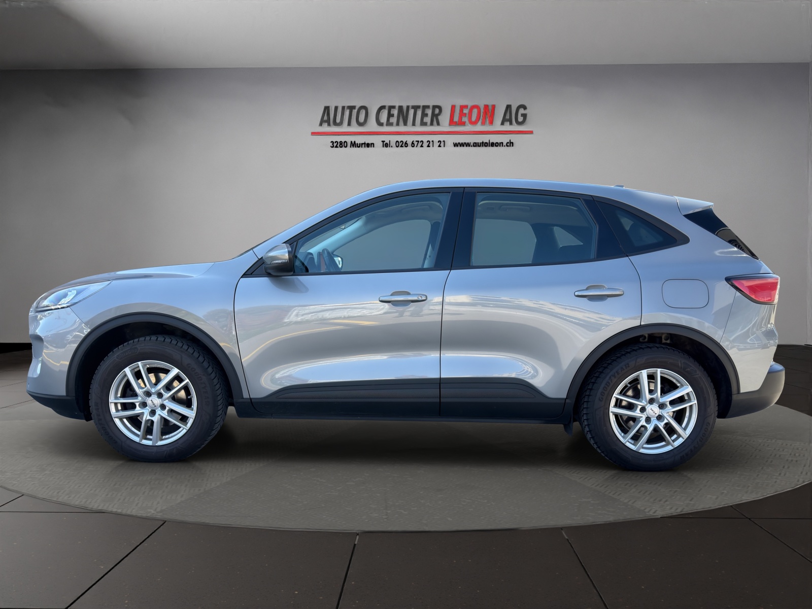 FORD Kuga 2.0 TDCi EcoBlue Cool & Connect 4WD-showroom-element-2