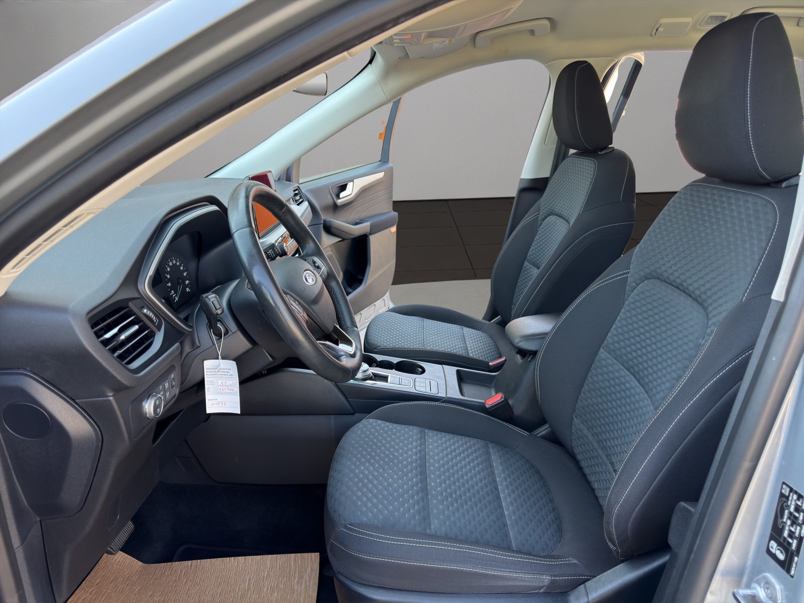 FORD Kuga 2.0 TDCi EcoBlue Cool & Connect 4WD-image-8