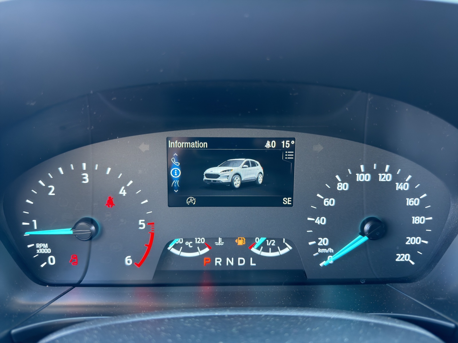 FORD Kuga 2.0 TDCi EcoBlue Cool & Connect 4WD-image-10