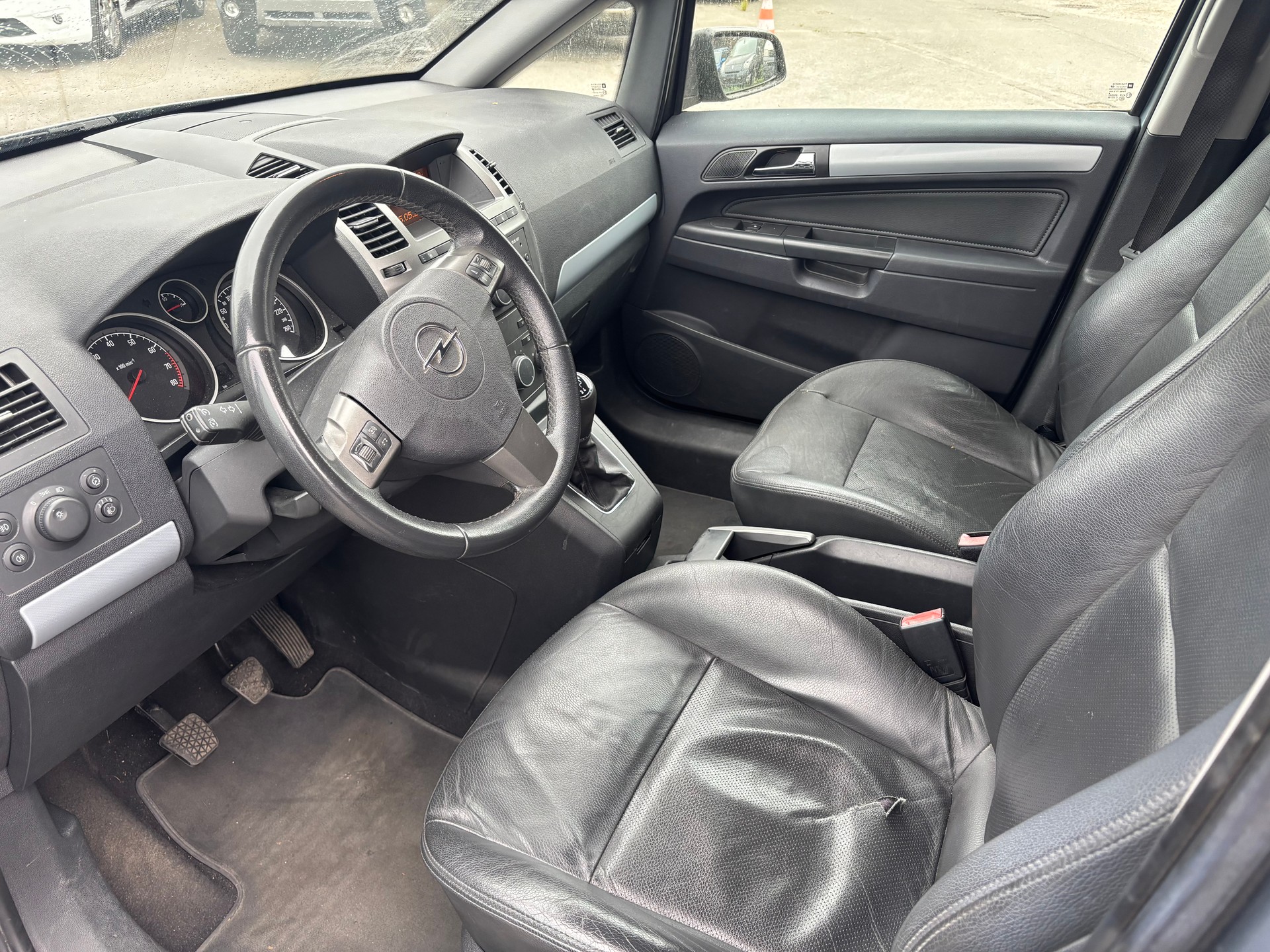 OPEL Zafira 1.6i 16V CNG-image-11