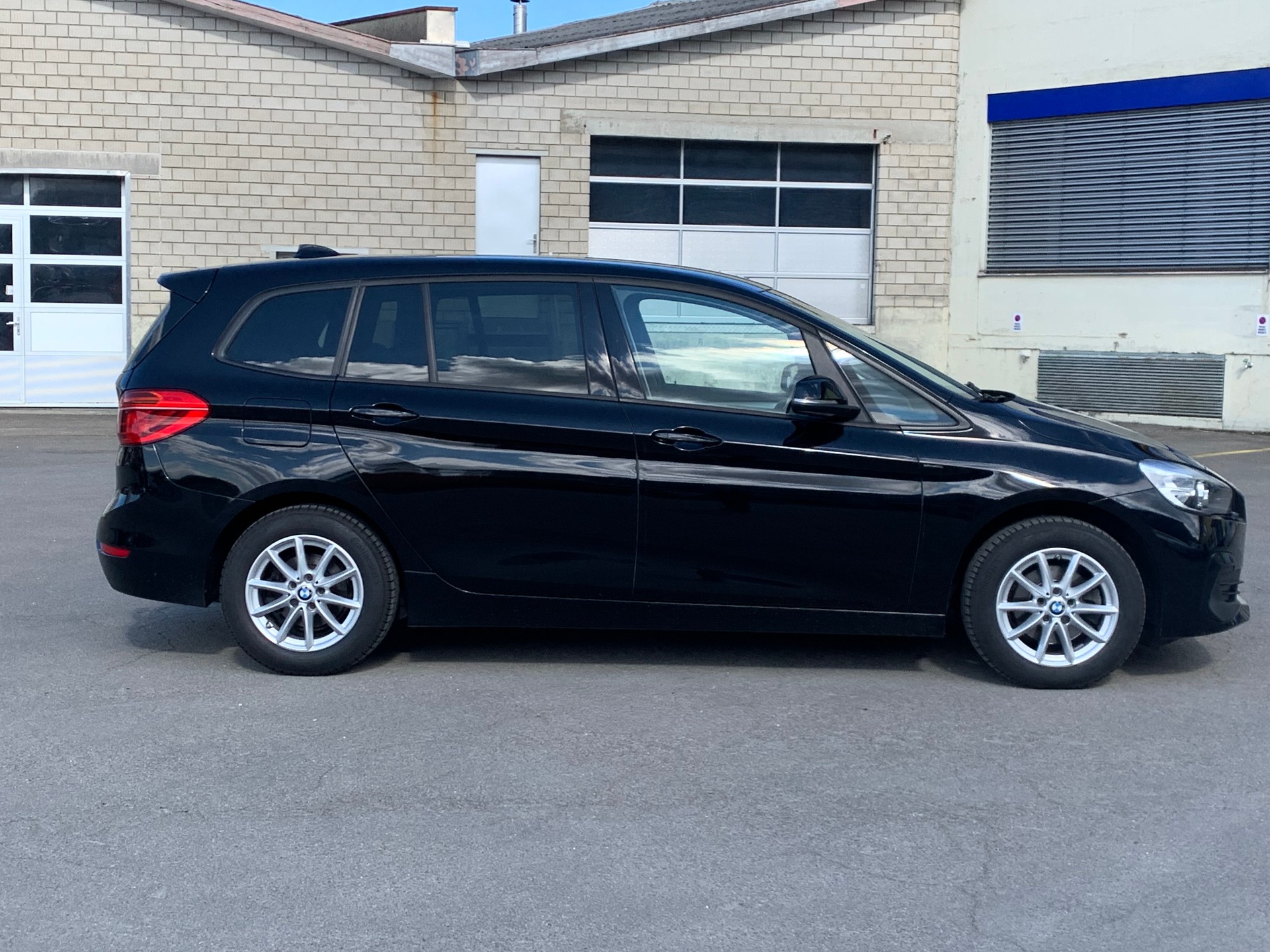 BMW 216d Gran Tourer-image-3