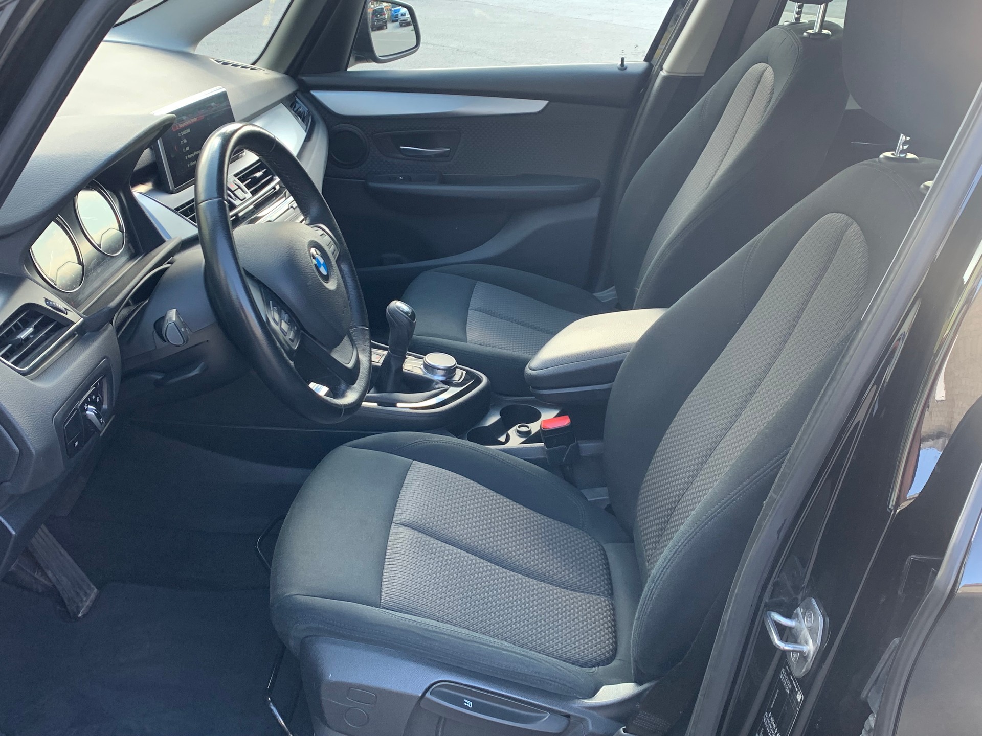 BMW 216d Gran Tourer-image-9