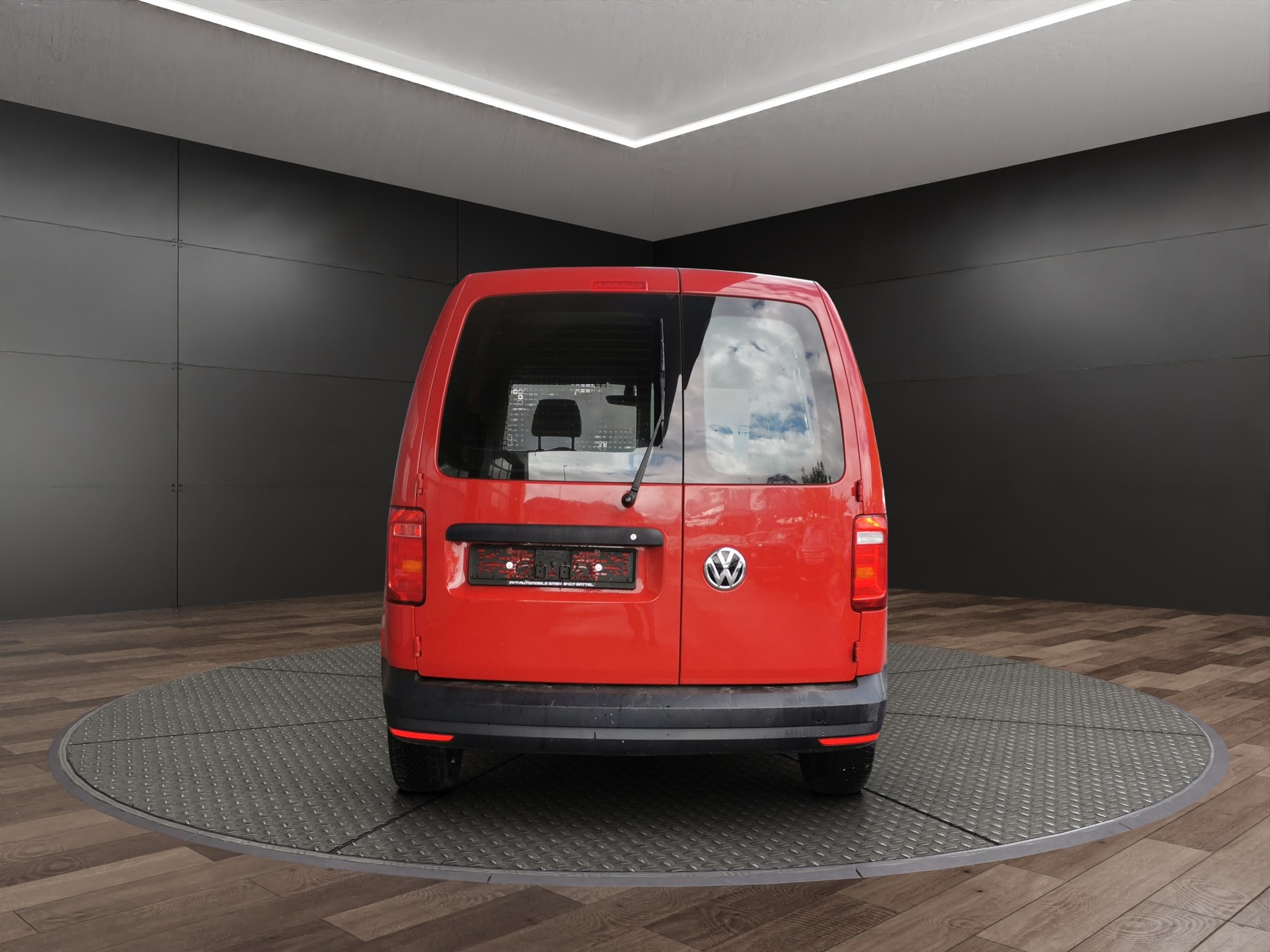 VW Caddy 2.0TDI 4Motion BlueMotion Technology-image-7