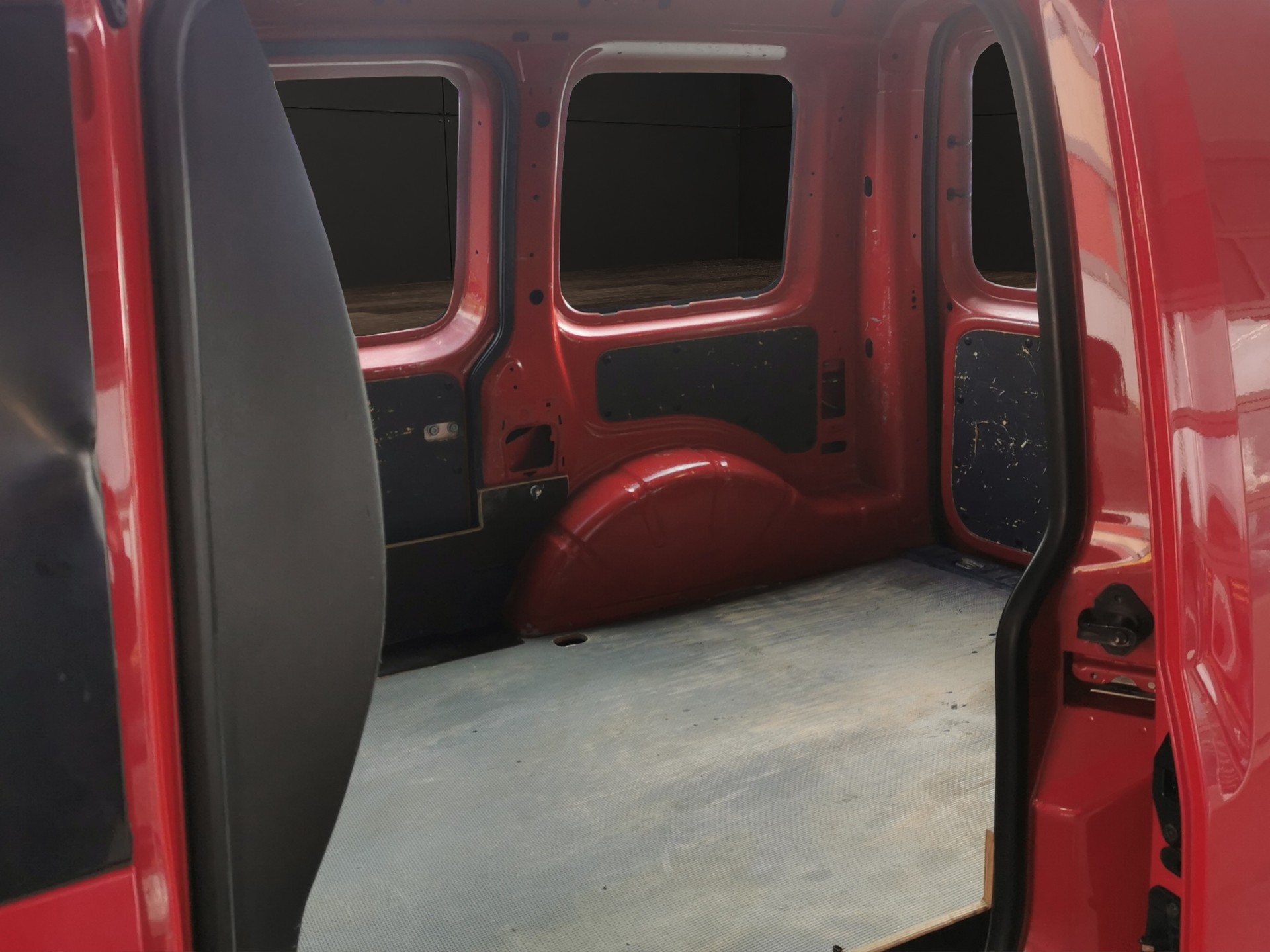 VW Caddy 2.0TDI 4Motion BlueMotion Technology-image-12