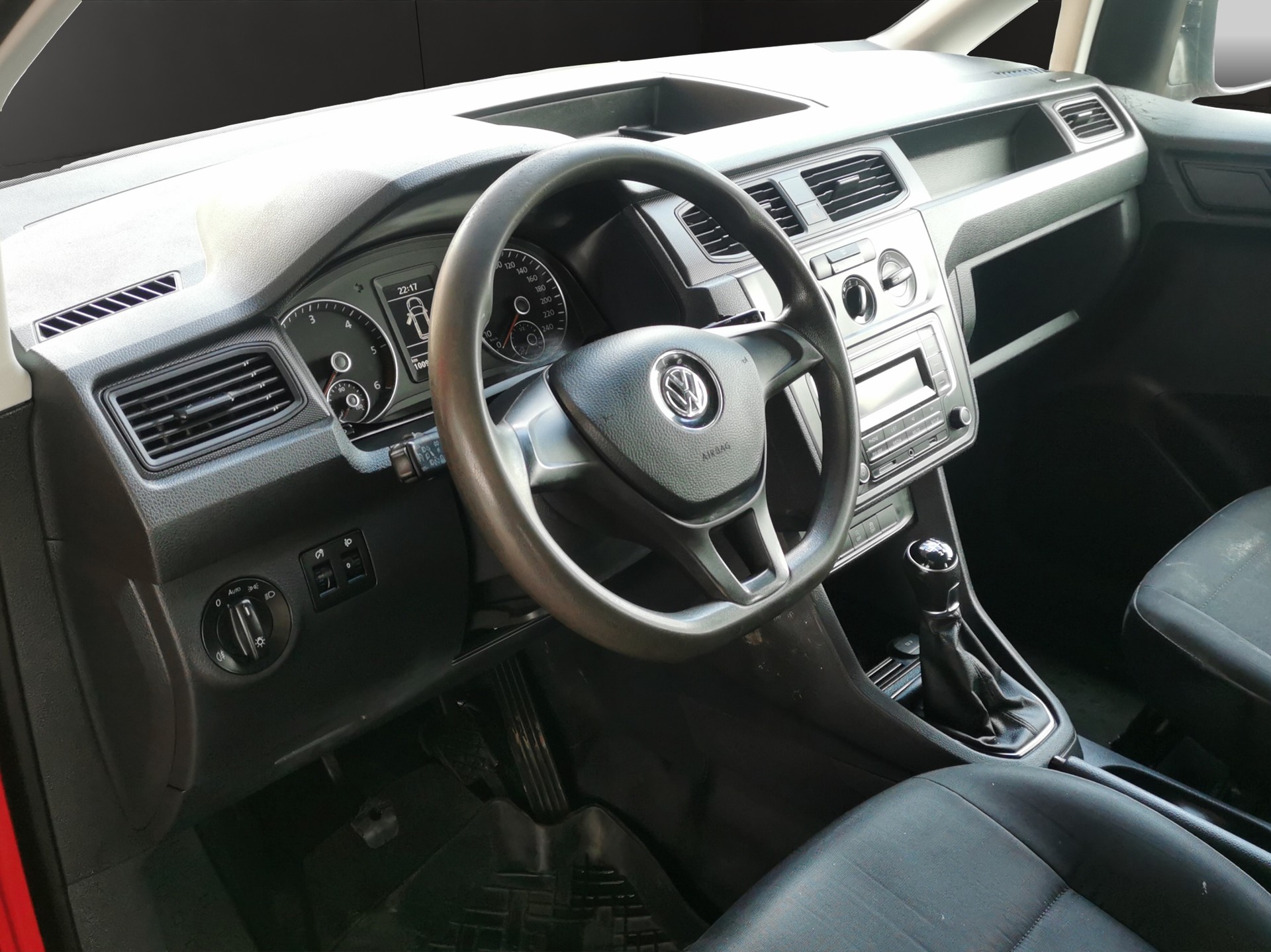 VW Caddy 2.0TDI 4Motion BlueMotion Technology-image-9