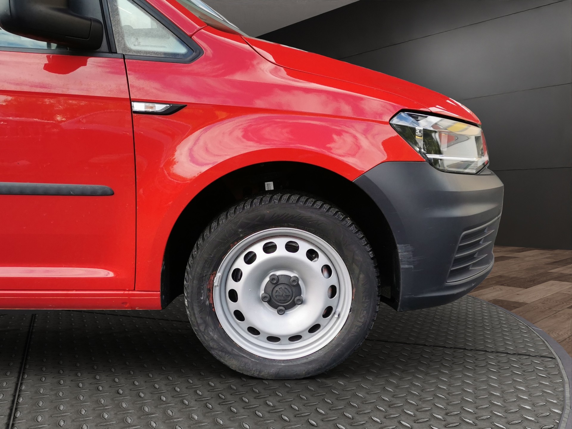 VW Caddy 2.0TDI 4Motion BlueMotion Technology-showroom-element-3