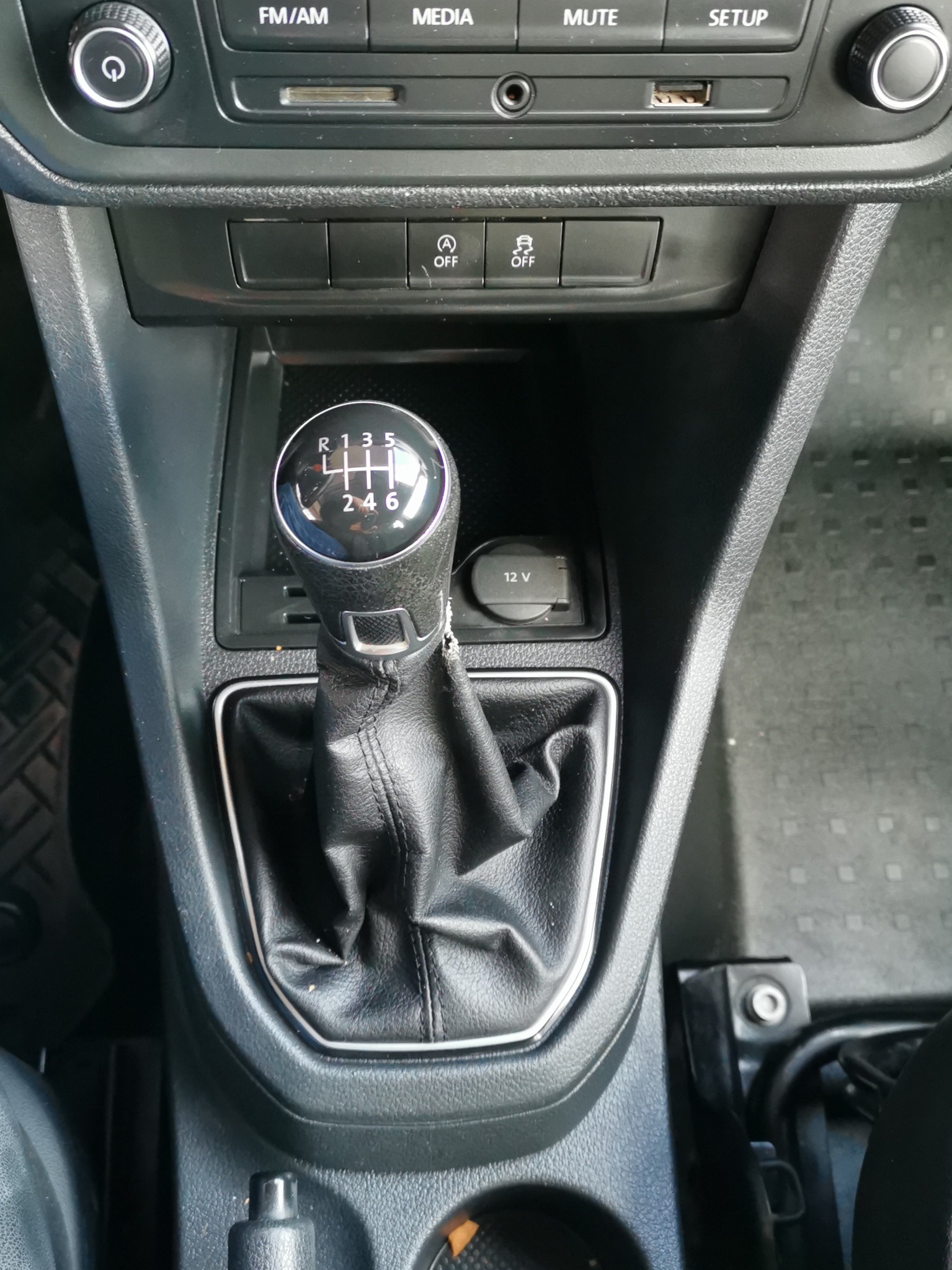 VW Caddy 2.0TDI 4Motion BlueMotion Technology-image-18