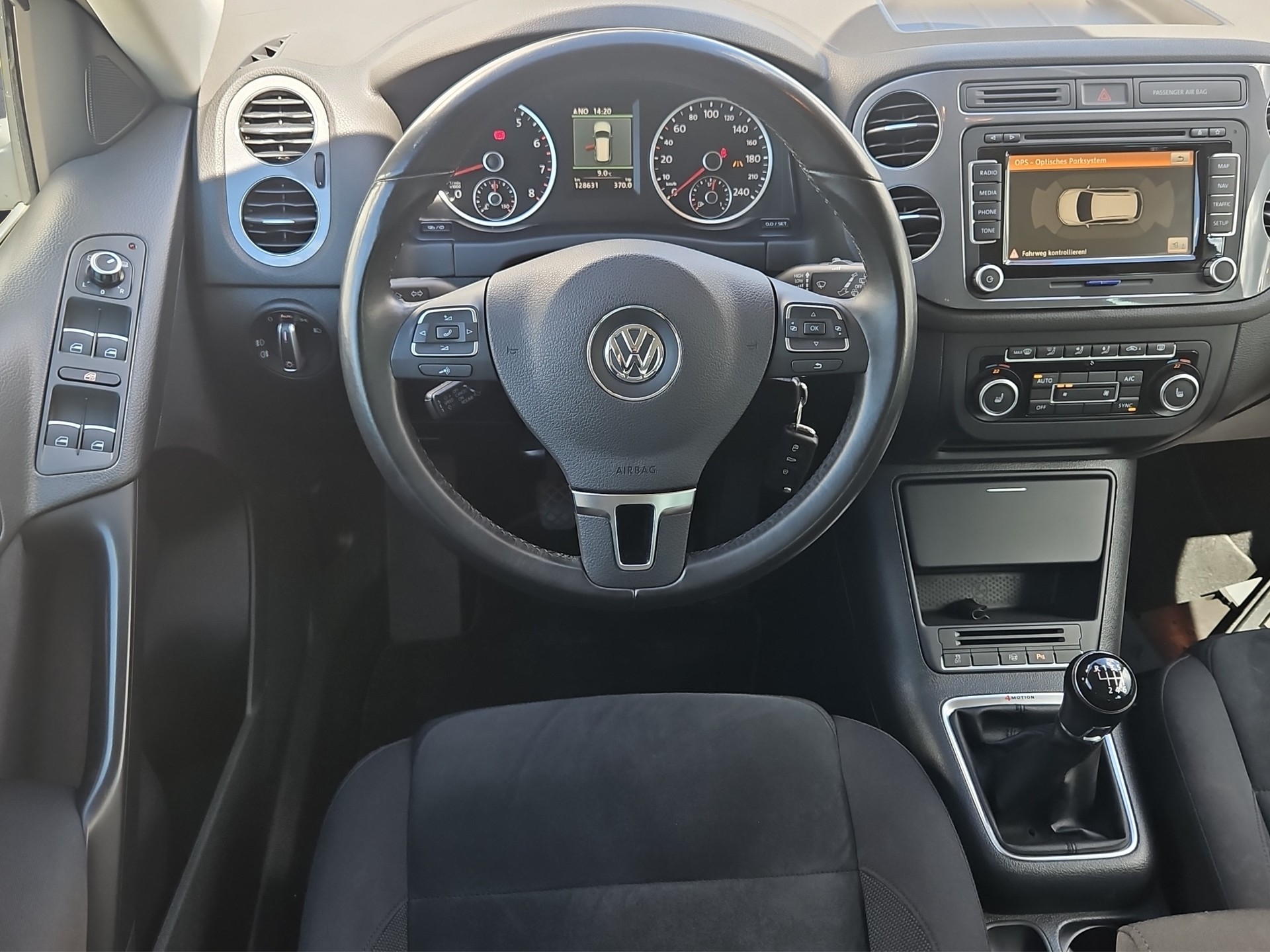VW Tiguan 1.4 TSI Sport&Style 4Motion-image-10