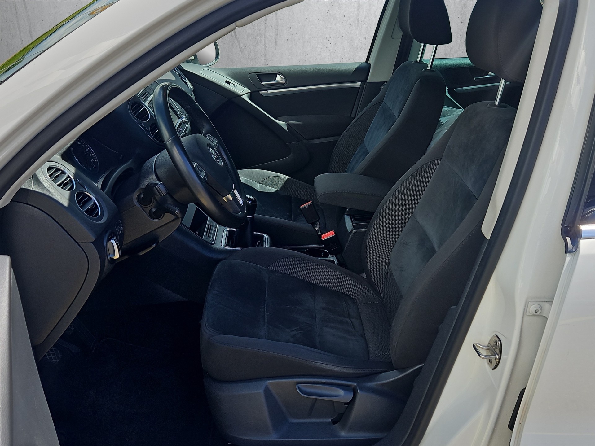VW Tiguan 1.4 TSI Sport&Style 4Motion-image-14