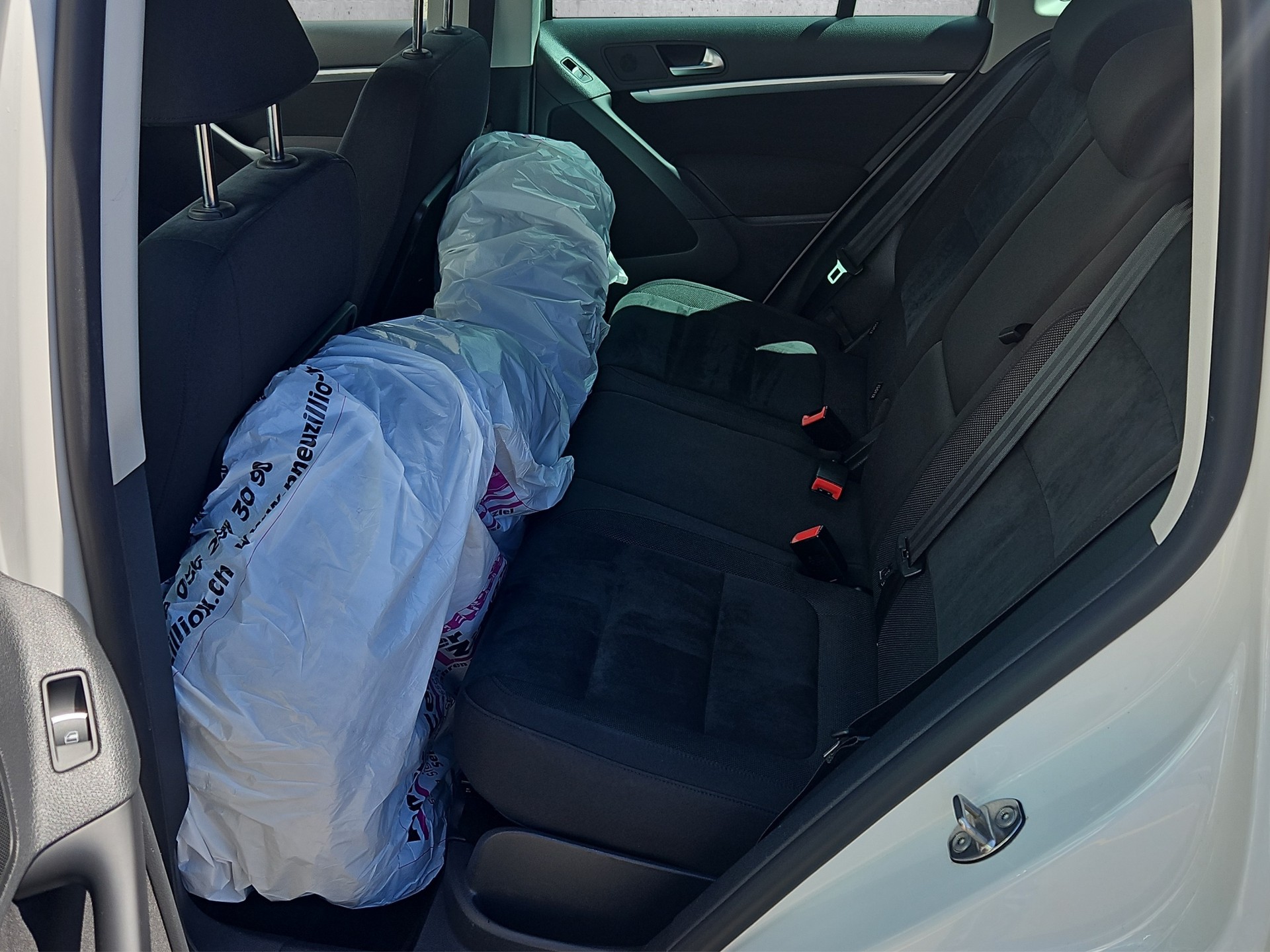 VW Tiguan 1.4 TSI Sport&Style 4Motion-image-9