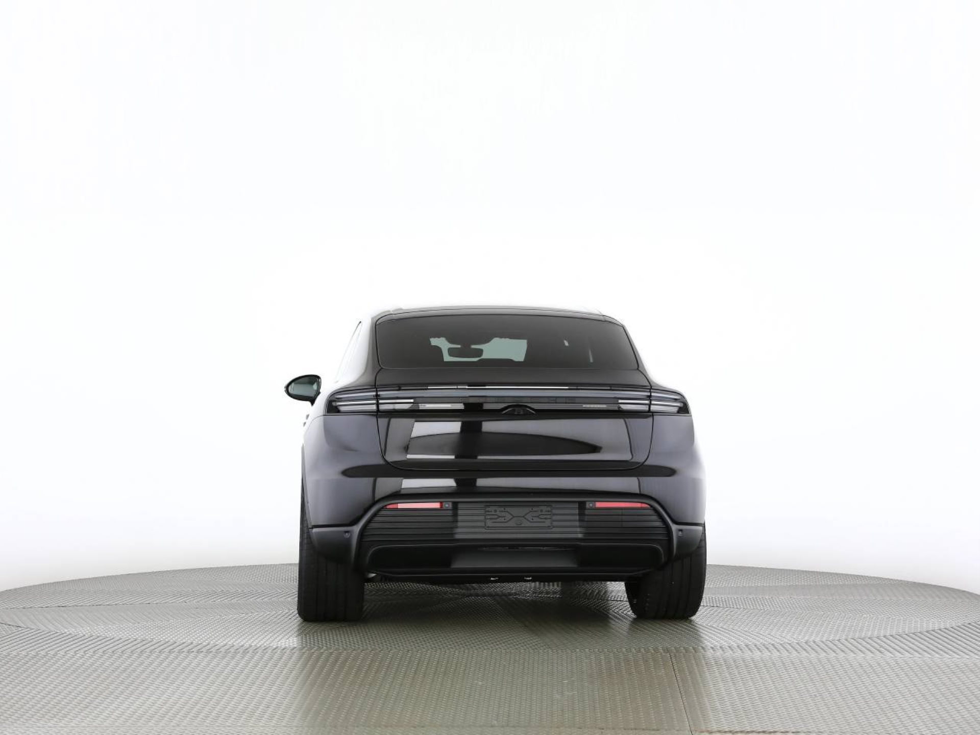 PORSCHE Macan 4-image-6
