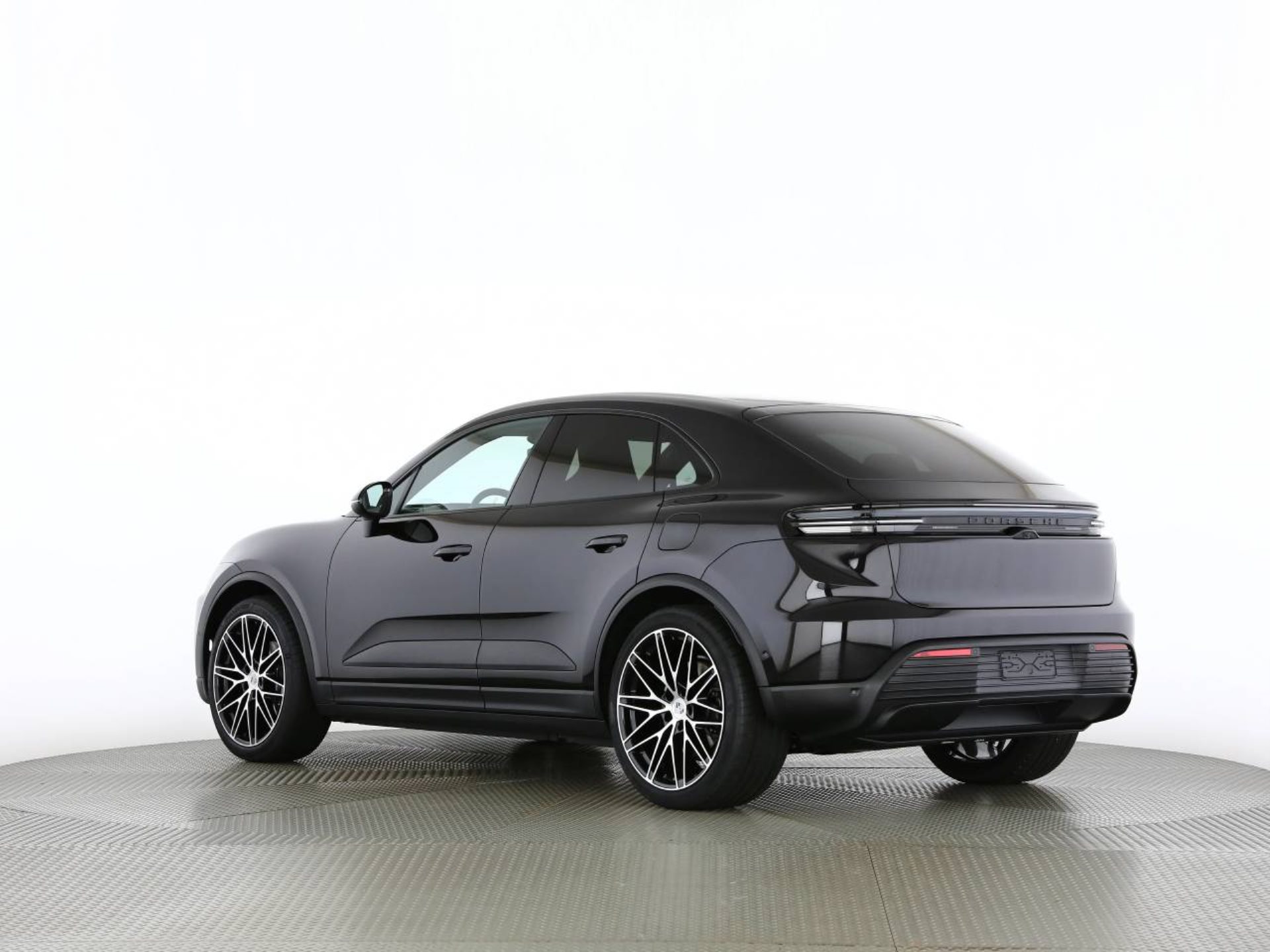 PORSCHE Macan 4-image-7