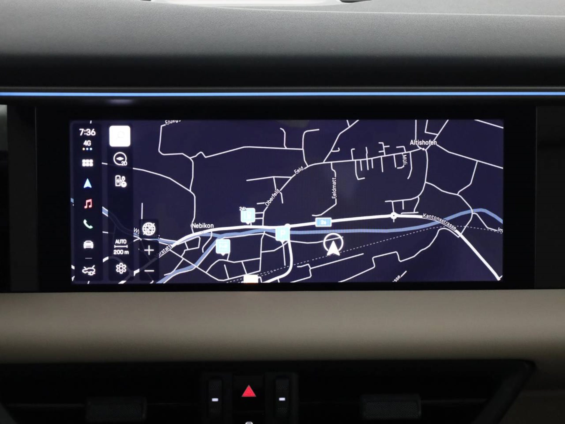 PORSCHE Macan 4-image-21
