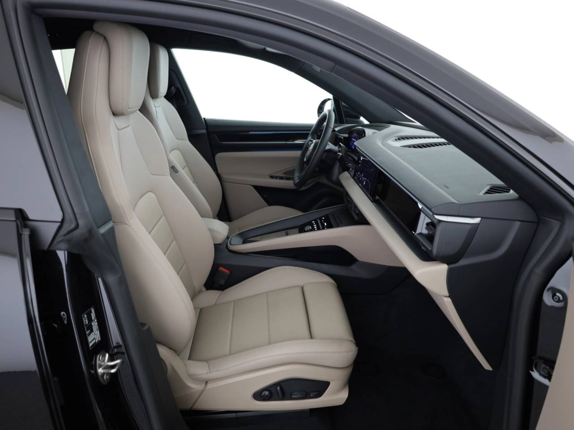 PORSCHE Macan 4-image-23
