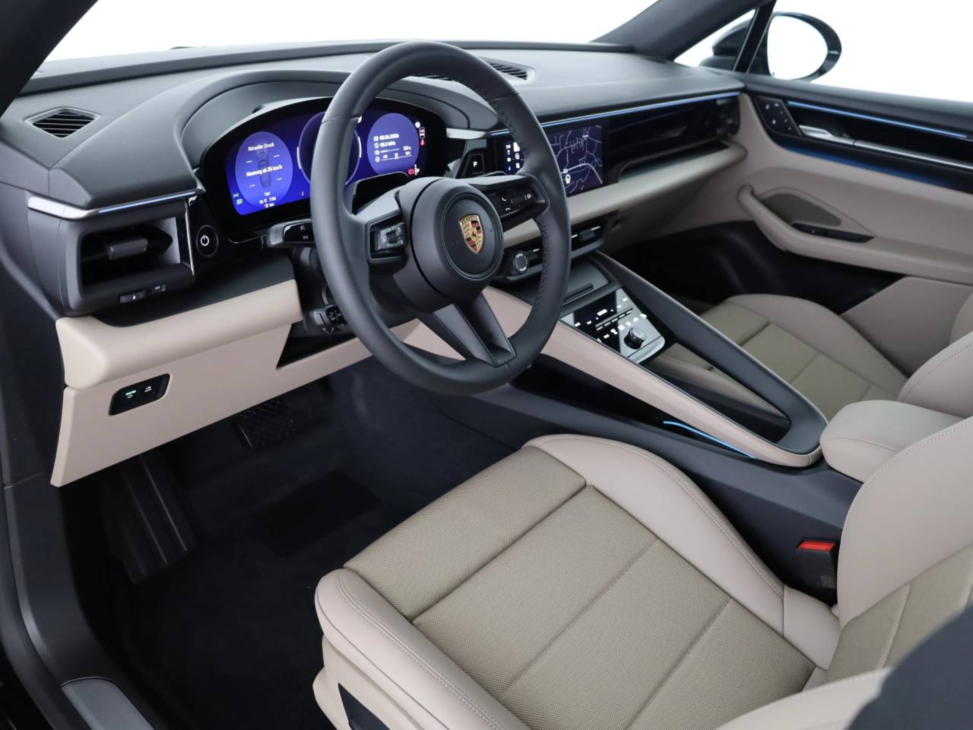 PORSCHE Macan 4-showroom-element-3