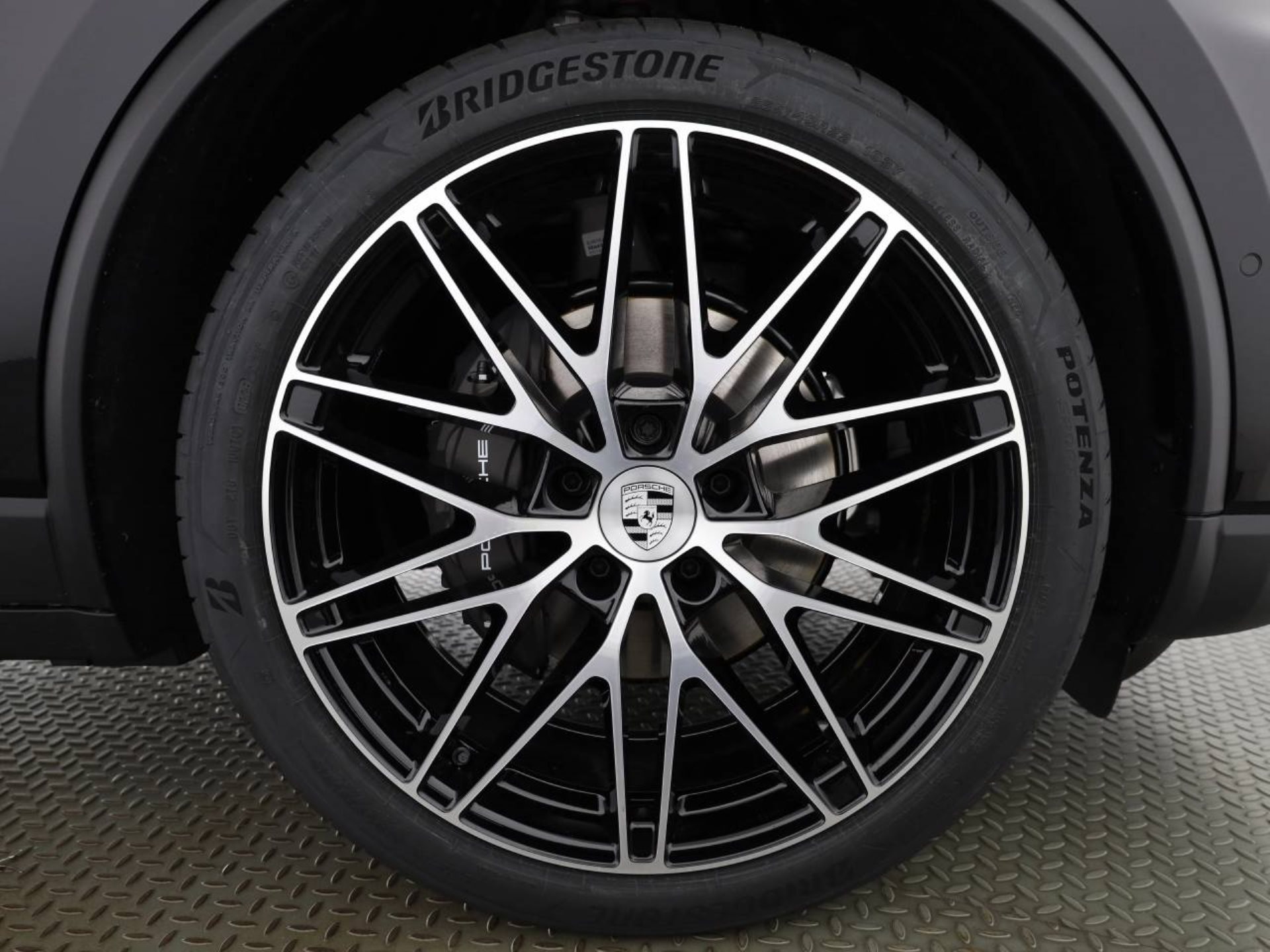 PORSCHE Macan 4-image-28