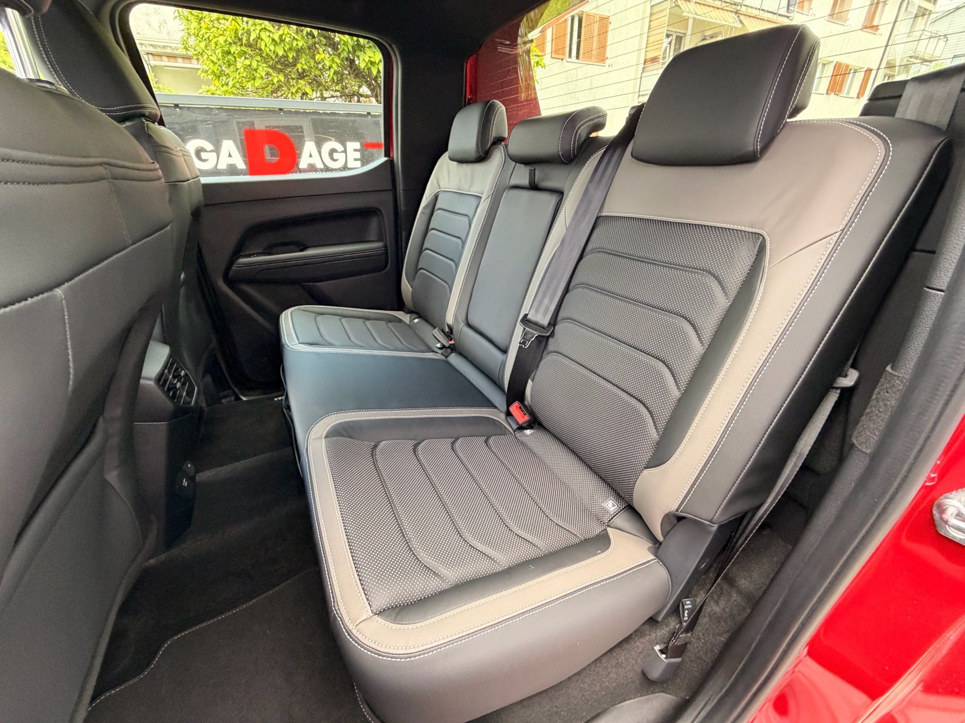 VW Amarok 3.0 TDI 241 PS AVENTURA 4 MOTION *** STANDHEIZUNG ***-image-28