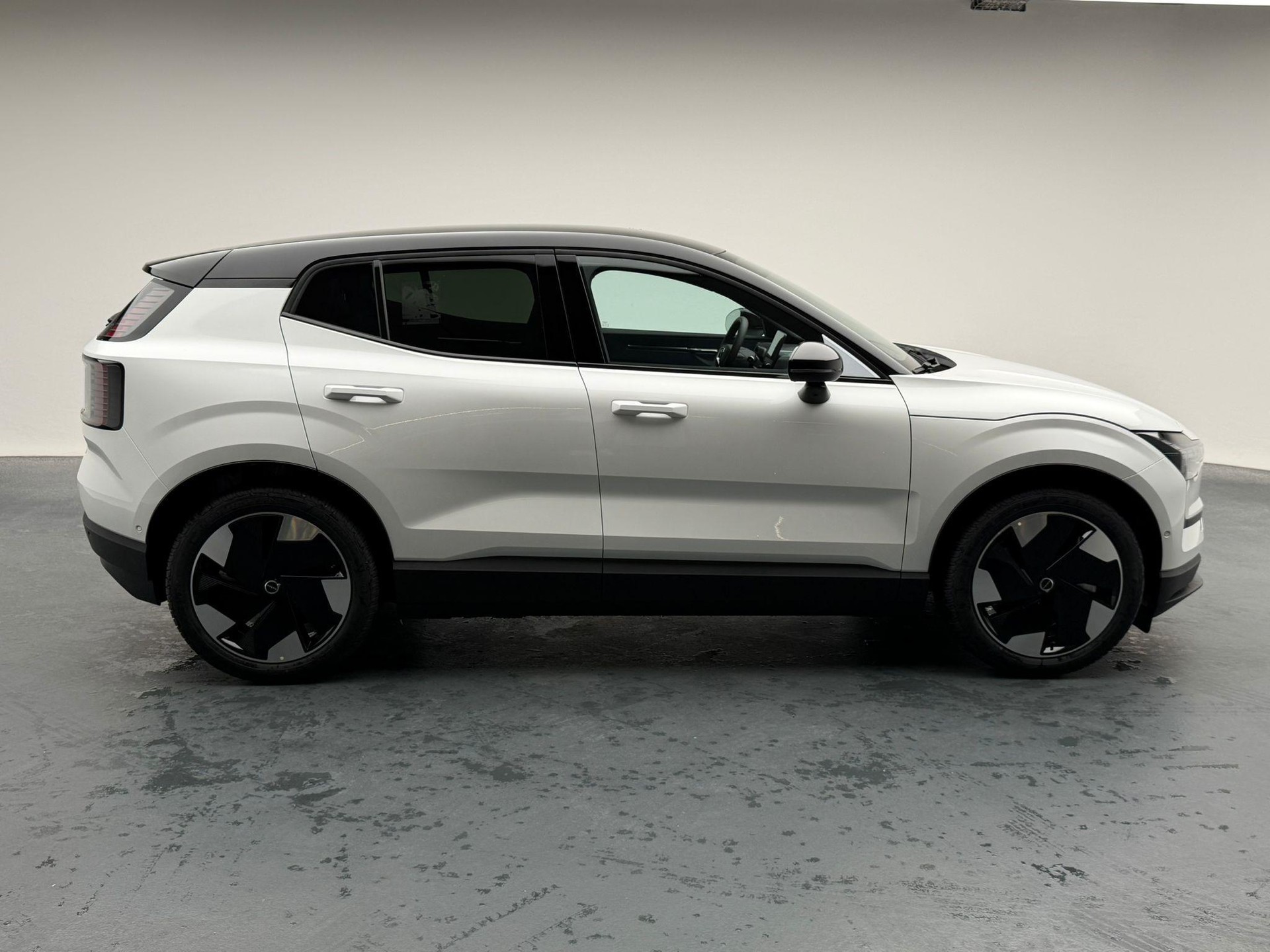 VOLVO EX30 E60 Twin Ultra Performance AWD-image-6