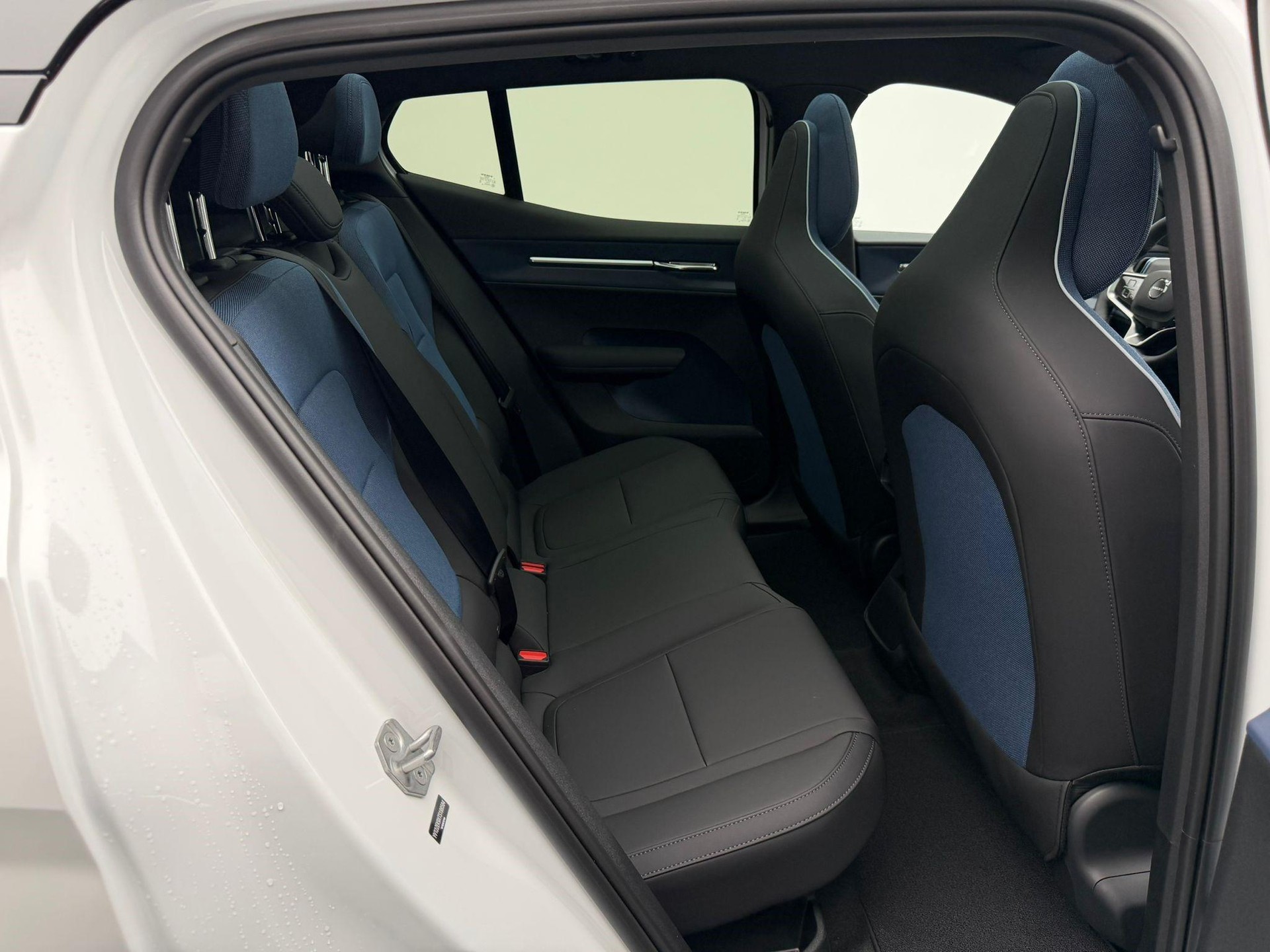 VOLVO EX30 E60 Twin Ultra Performance AWD-image-16