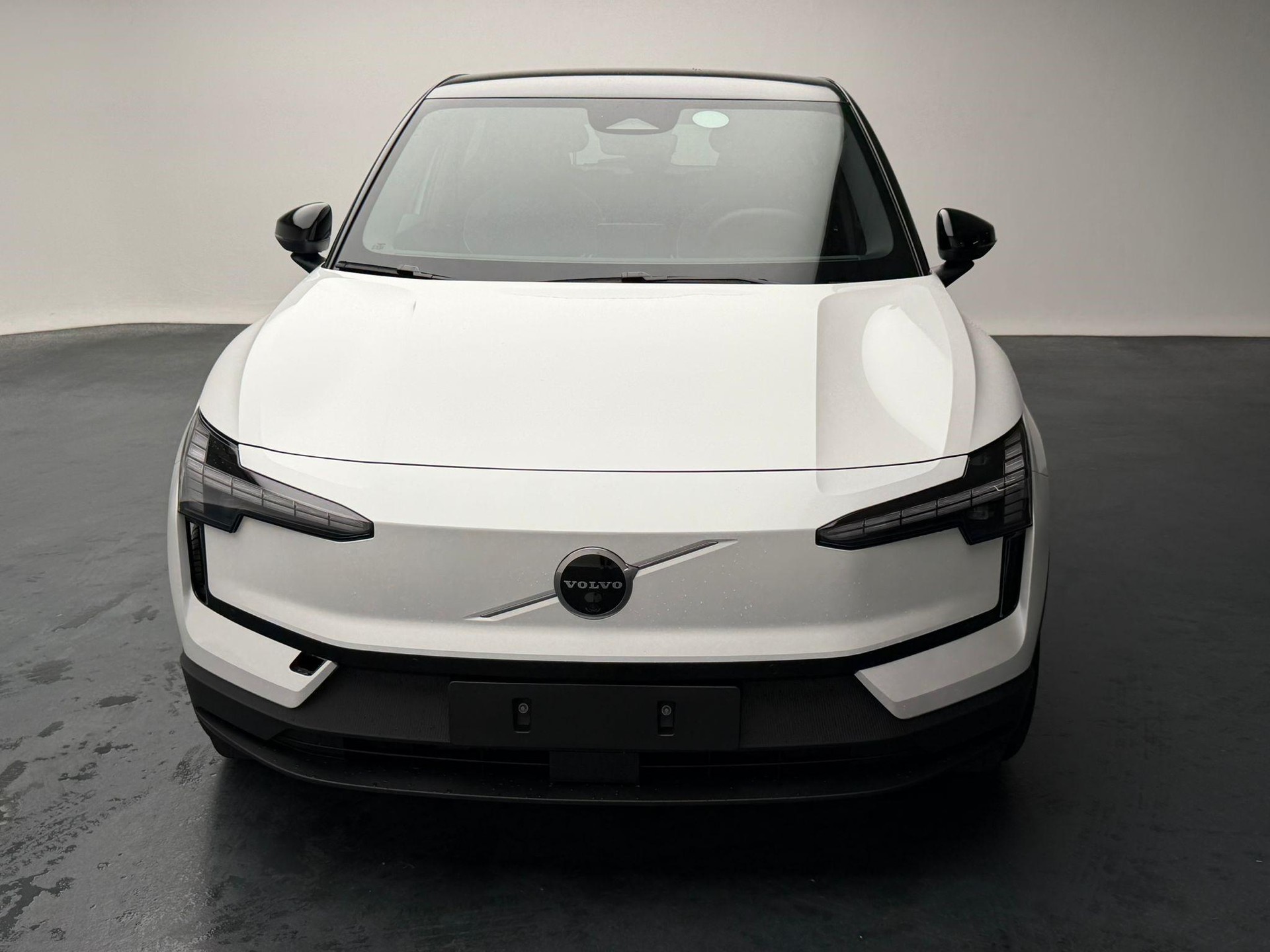 VOLVO EX30 E60 Twin Ultra Performance AWD-image-1