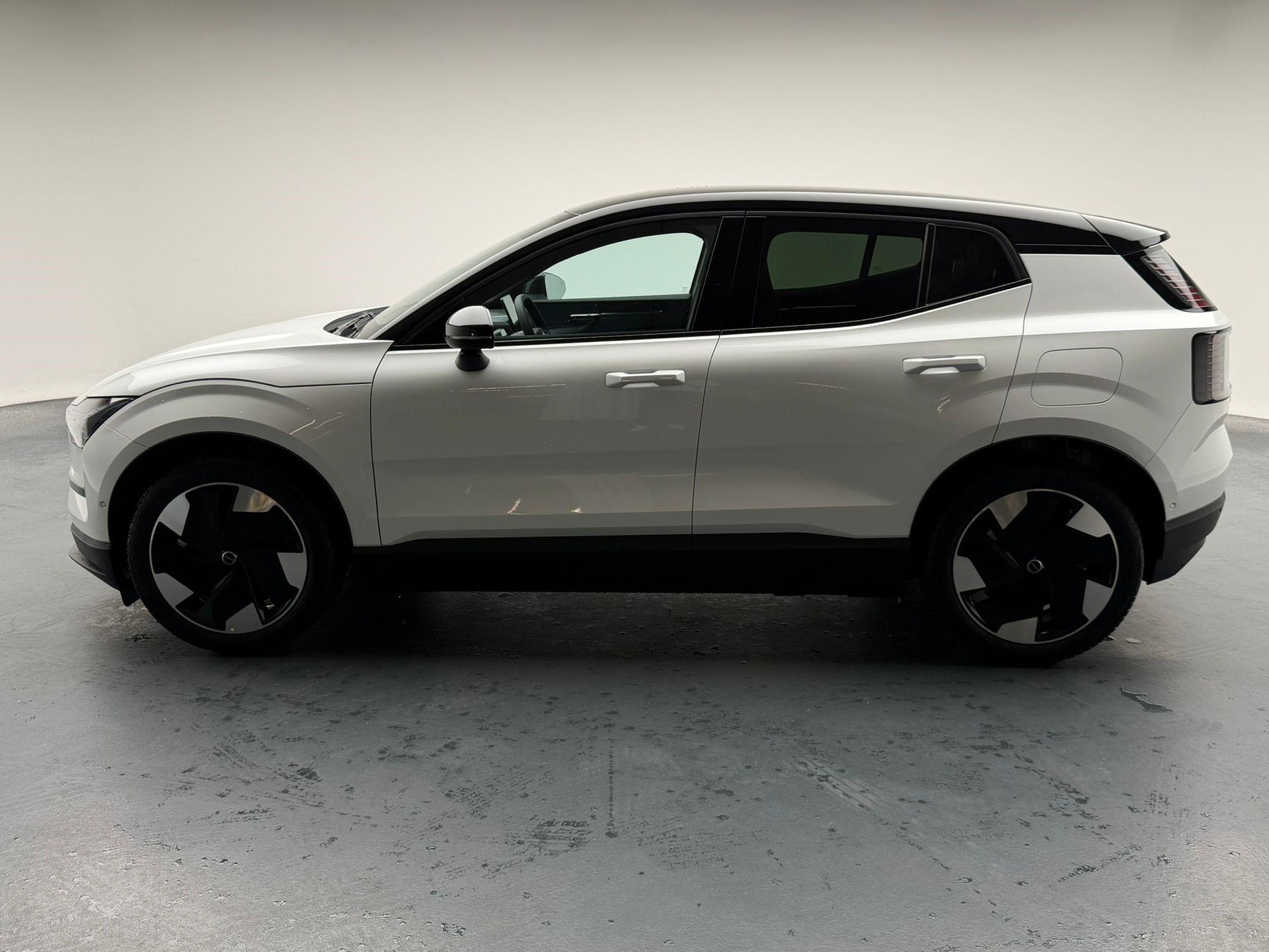 VOLVO EX30 E60 Twin Ultra Performance AWD-image-2