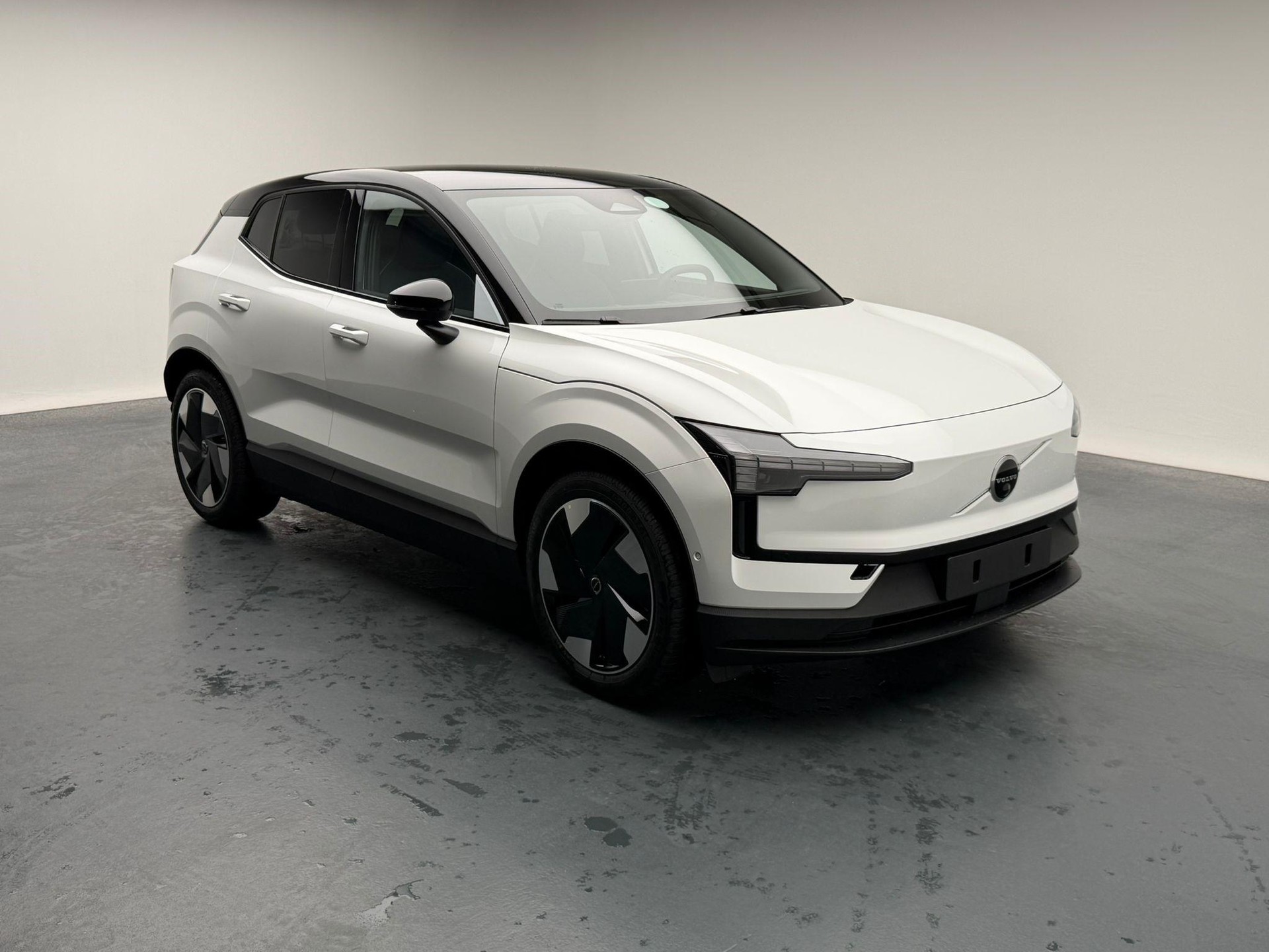 VOLVO EX30 E60 Twin Ultra Performance AWD-image-8