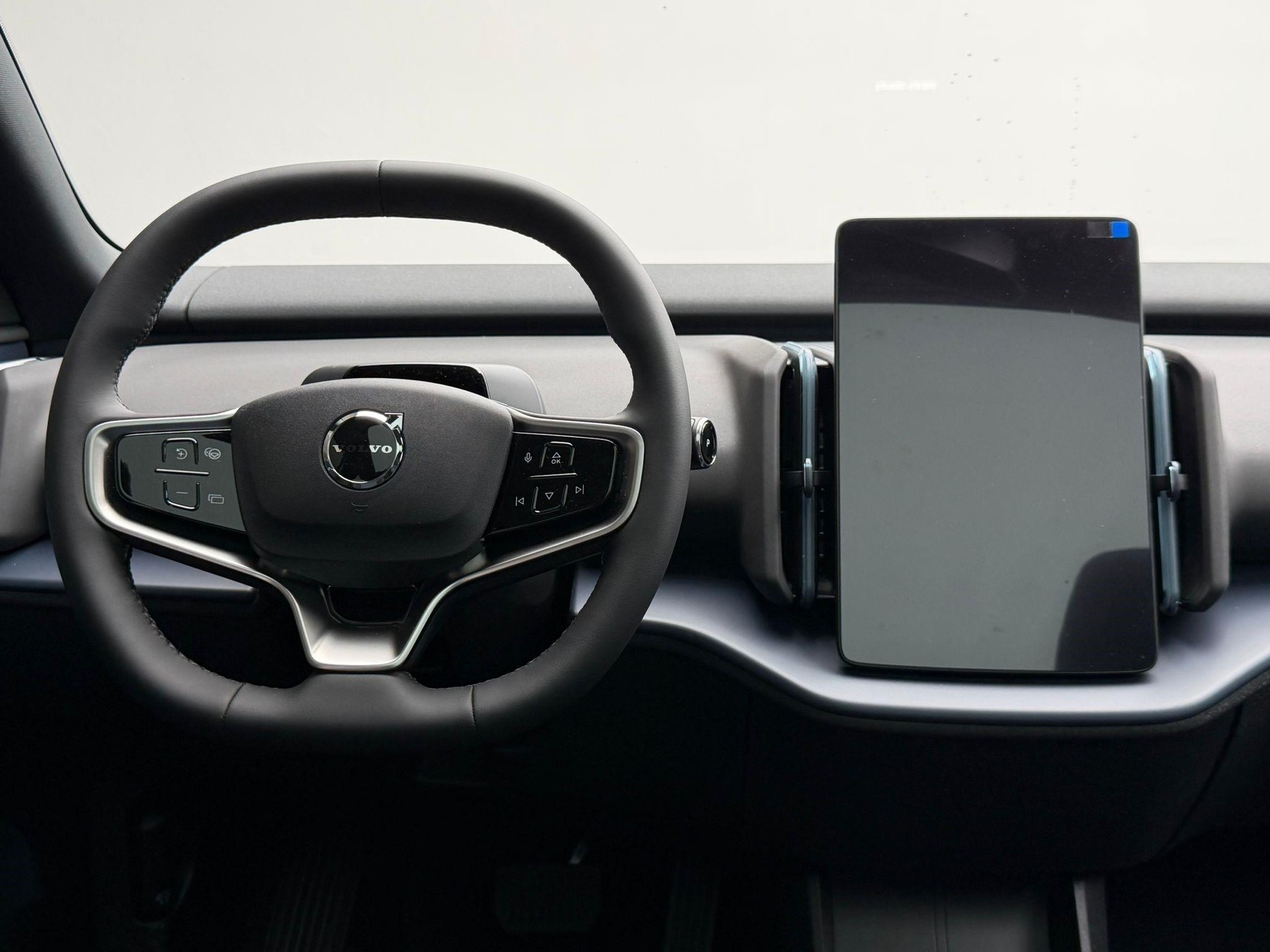 VOLVO EX30 E60 Twin Ultra Performance AWD-image-10