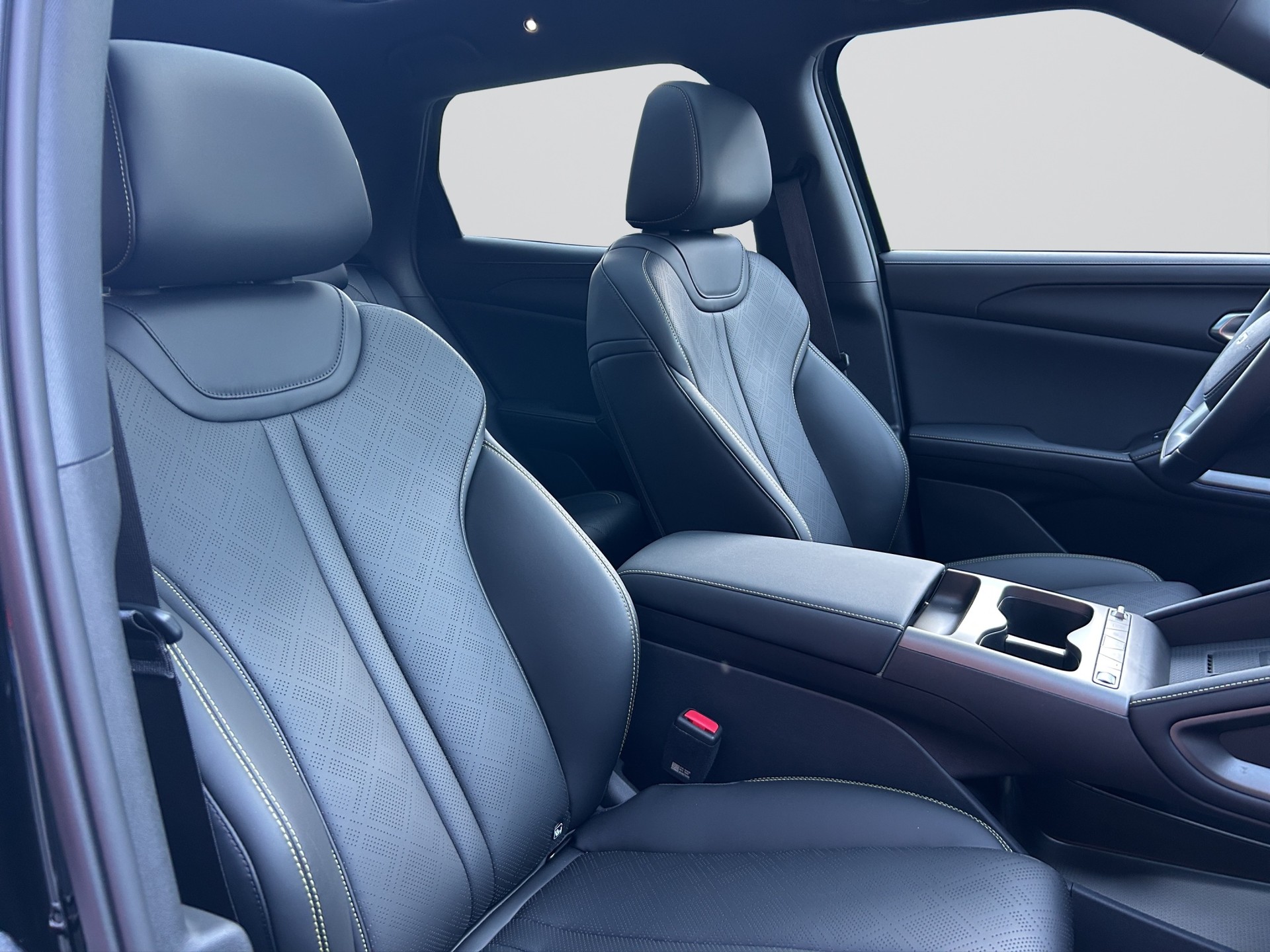 BYD Atto 2 DM-i Boost-image-12