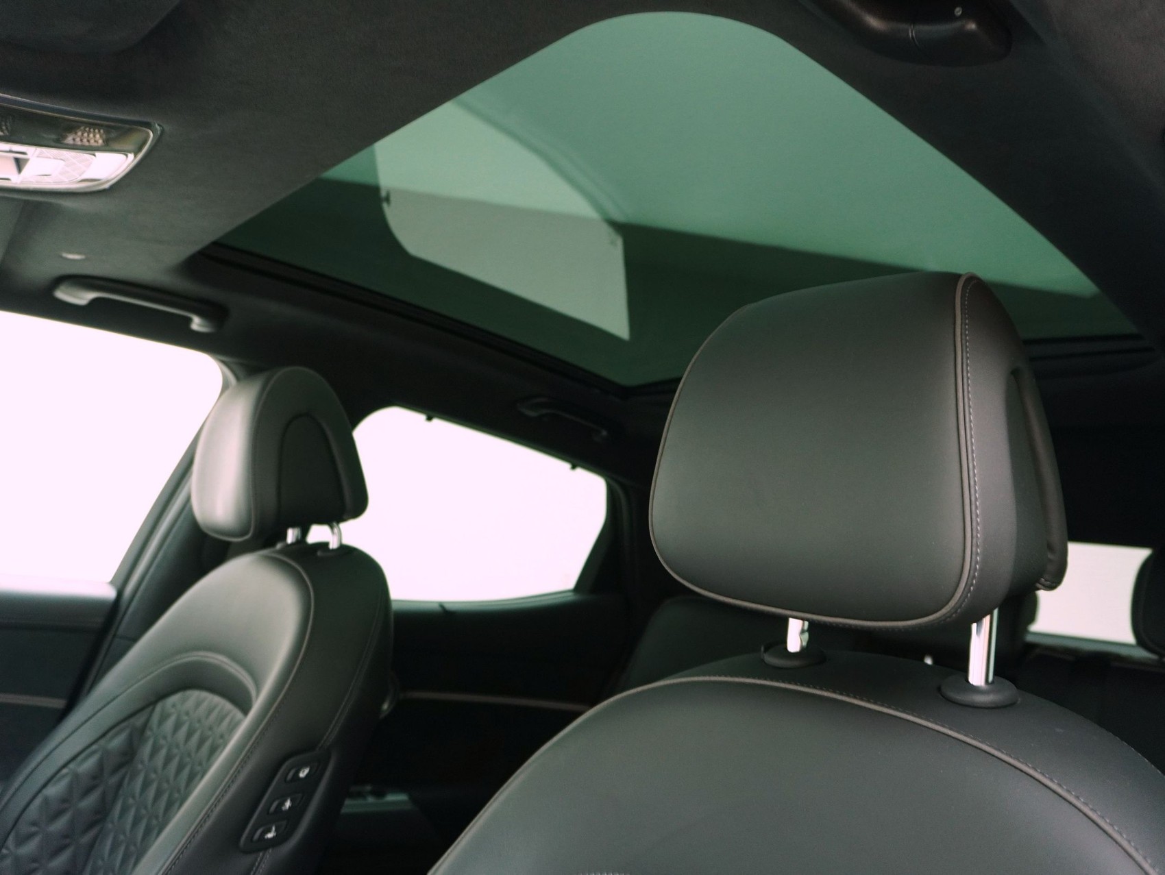 GENESIS GV60 Dual Motor Sport Plus AWD-image-9
