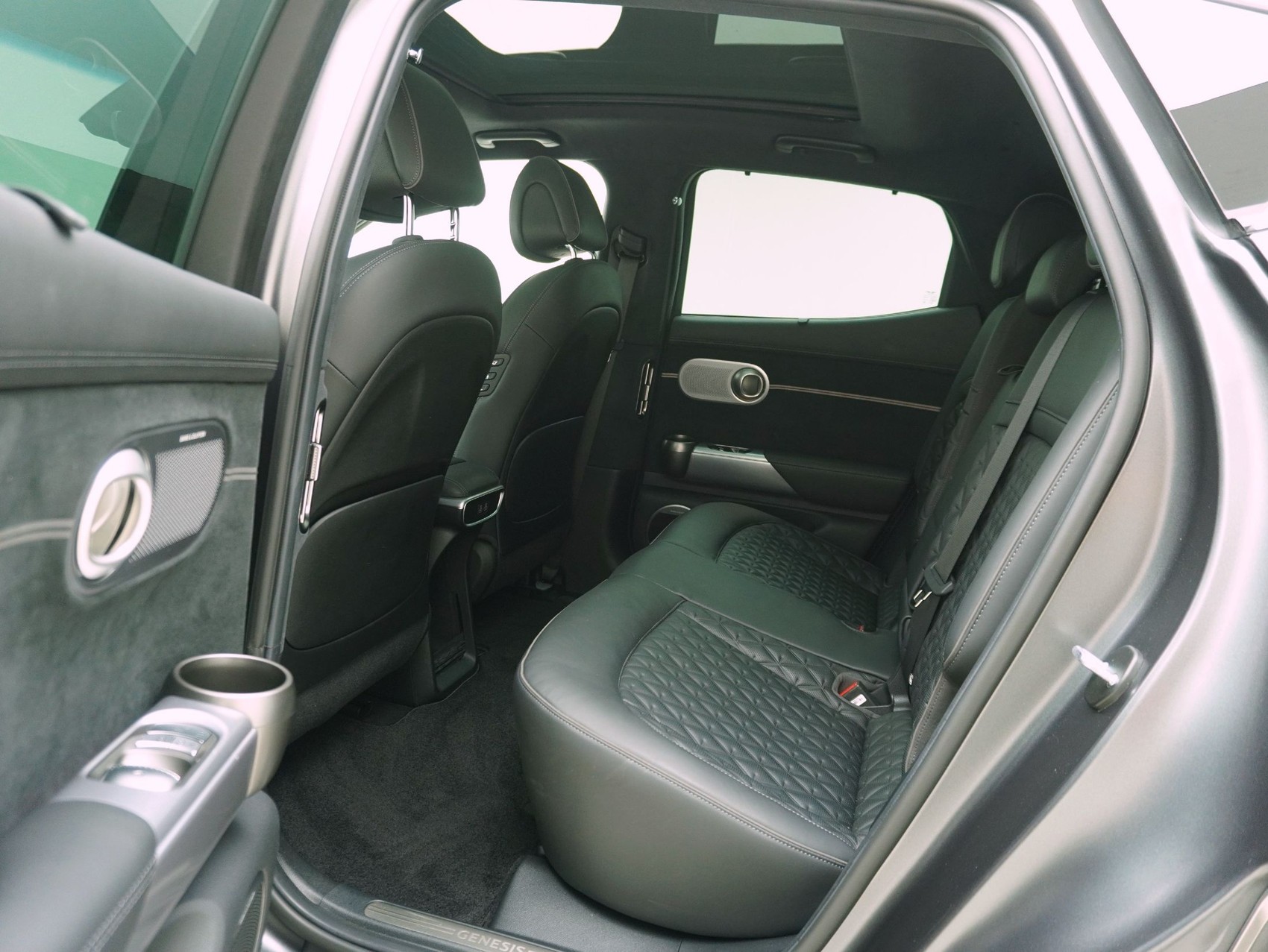 GENESIS GV60 Dual Motor Sport Plus AWD-image-12