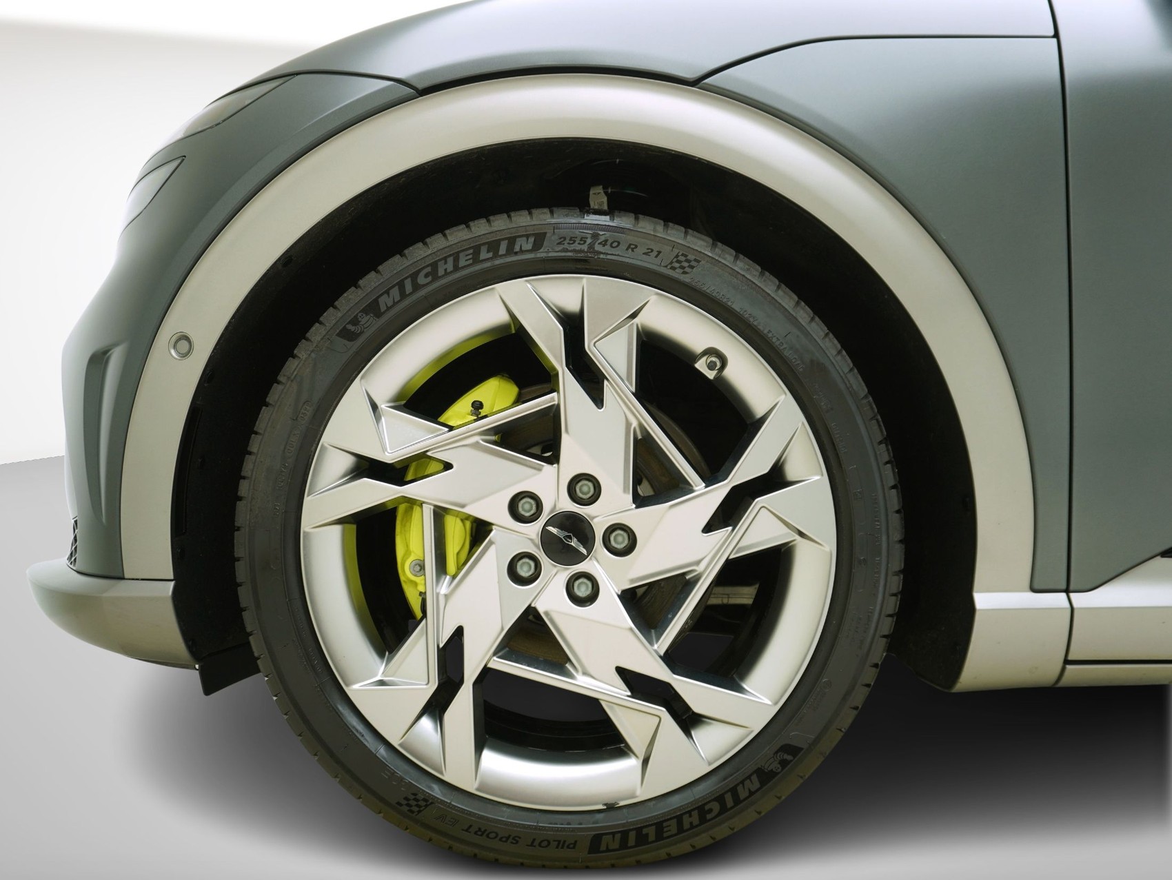 GENESIS GV60 Dual Motor Sport Plus AWD-image-6