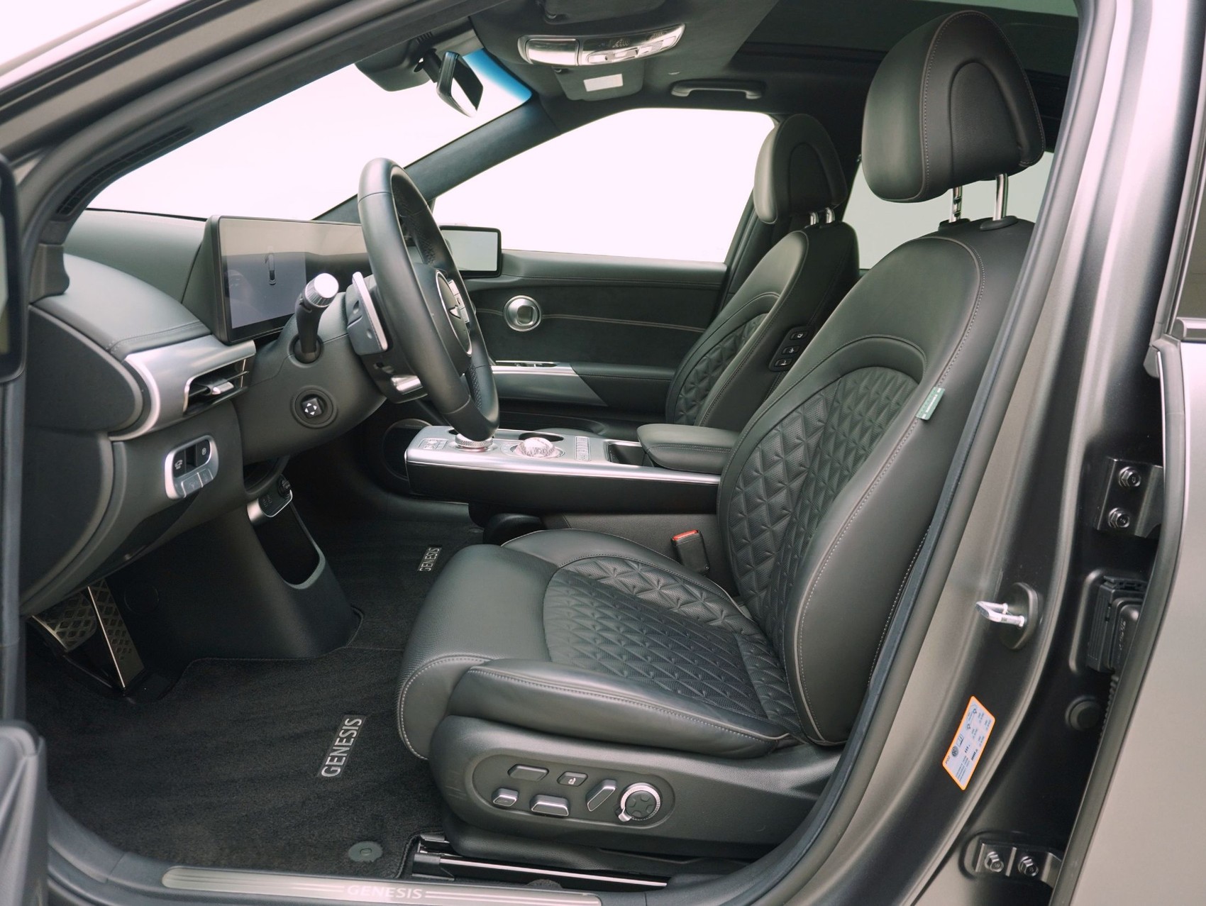 GENESIS GV60 Dual Motor Sport Plus AWD-image-8